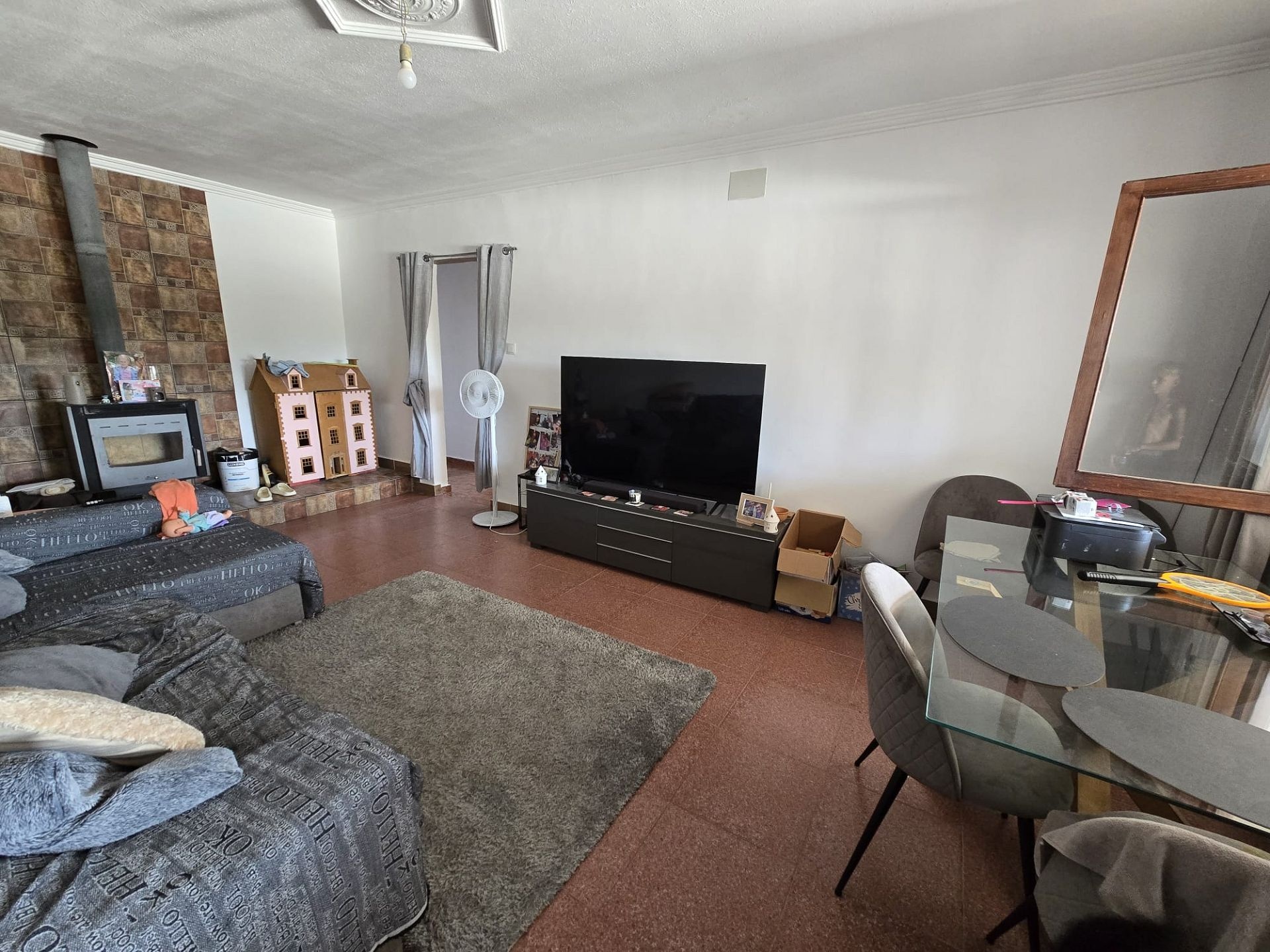 Resale - 6 Bedroom 3 Bathroom Villa in Sax -  - Alicante