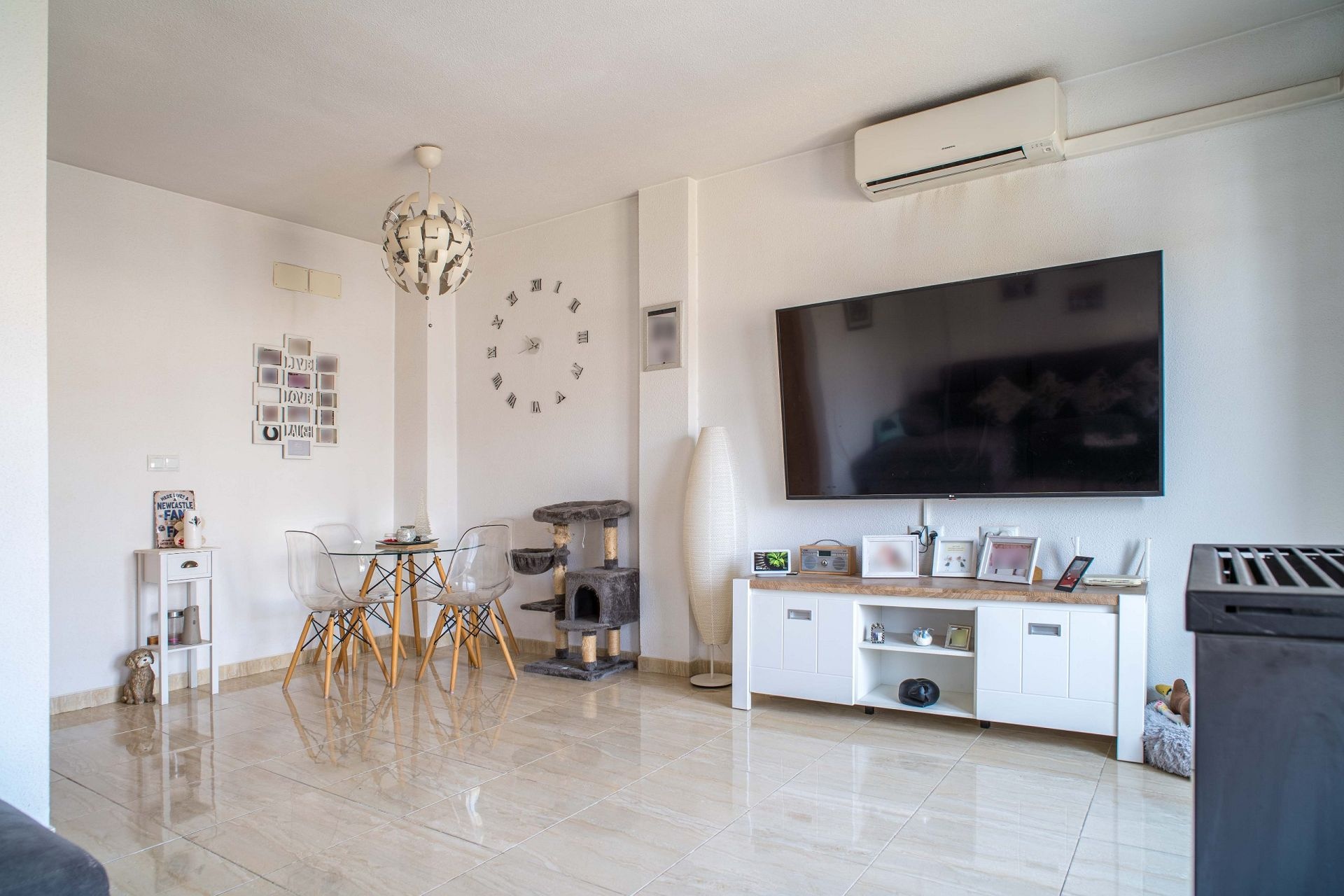 Resale - 3 Bedroom 2 Bathroom Apartment in Pinoso -  - Alicante