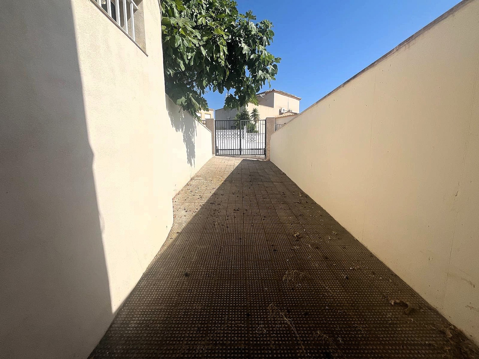 Resale - 3 Bedroom 2 Bathroom Villa in Castalla -  - Alicante