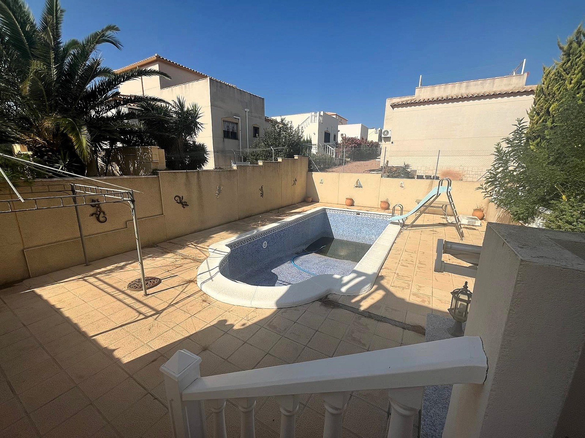 Resale - 3 Bedroom 2 Bathroom Villa in Castalla -  - Alicante