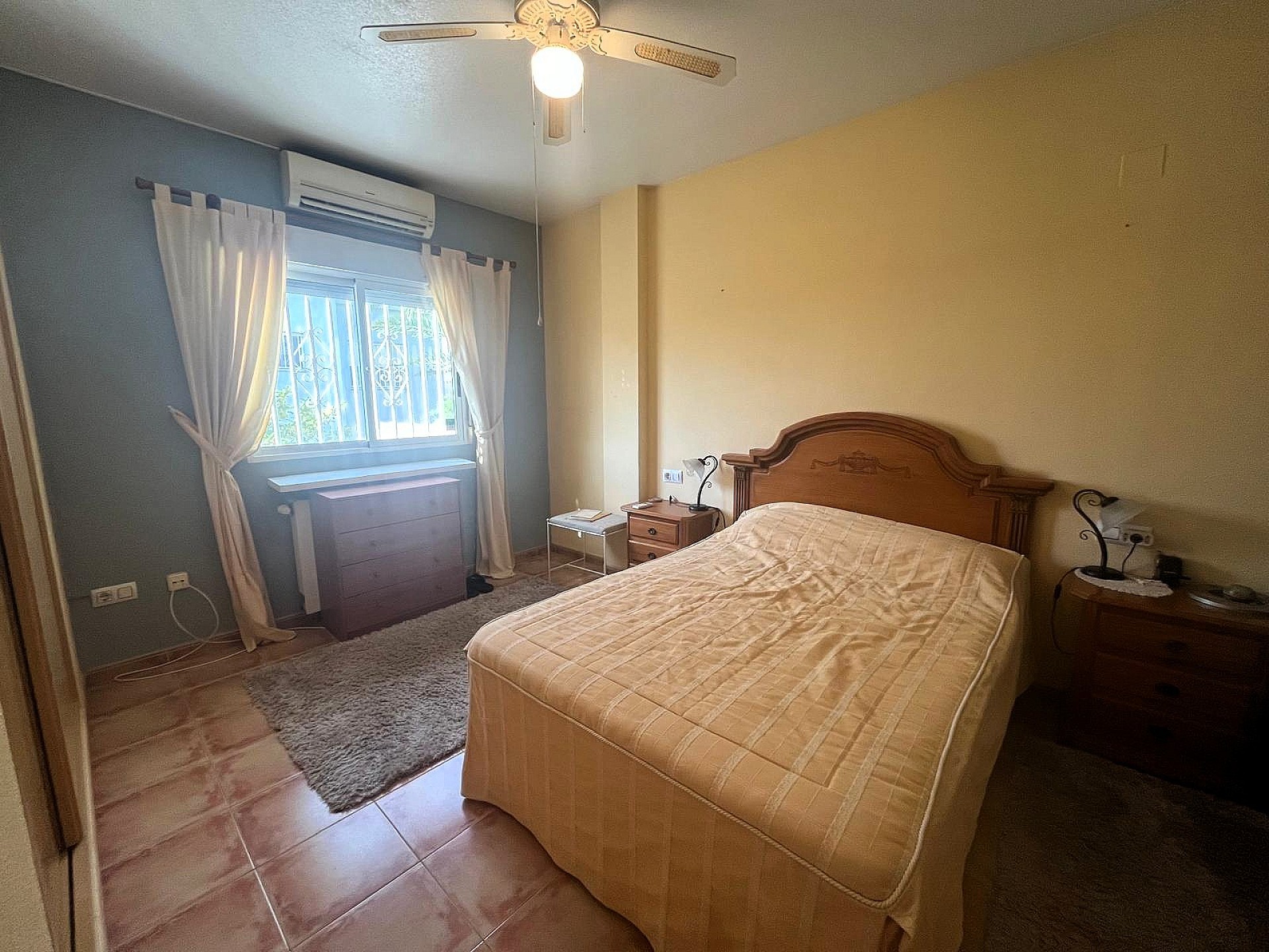 Resale - 3 Bedroom 2 Bathroom Villa in Castalla -  - Alicante