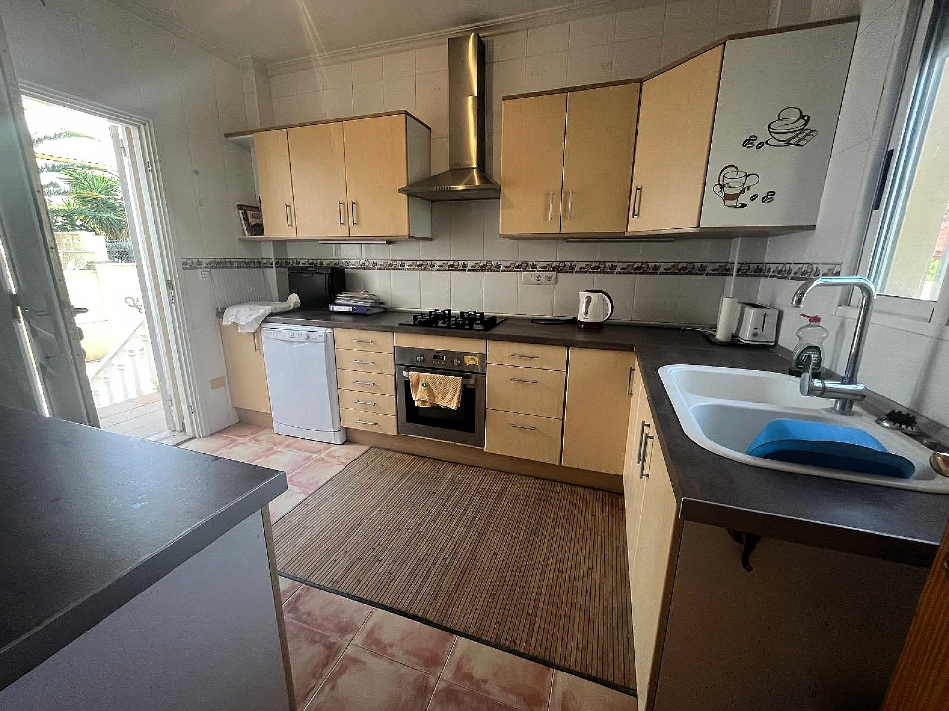 Resale - 3 Bedroom 2 Bathroom Villa in Castalla -  - Alicante