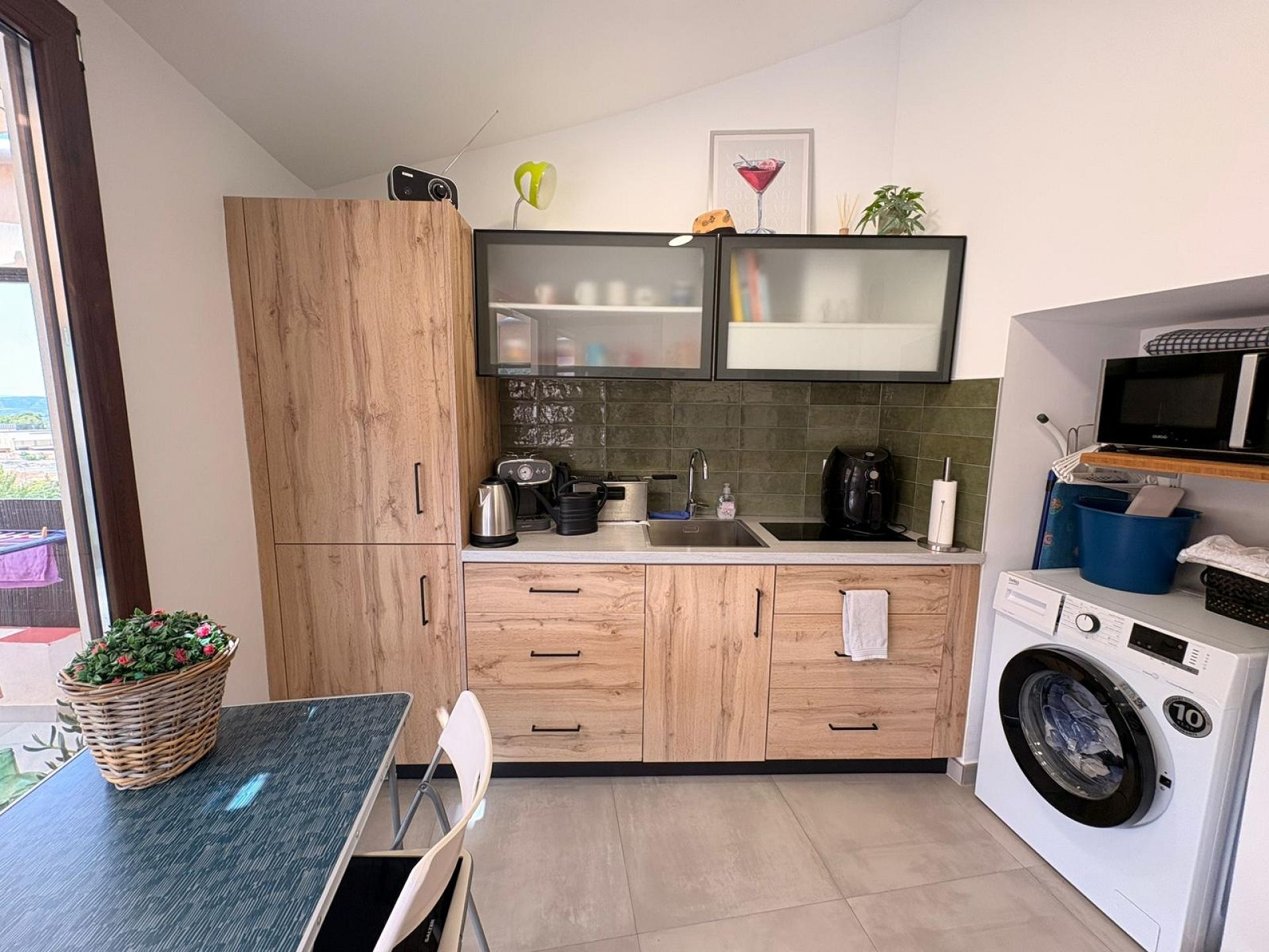 Resale - 4 Bedroom 3 Bathroom Townhouse in Biar -  - Alicante