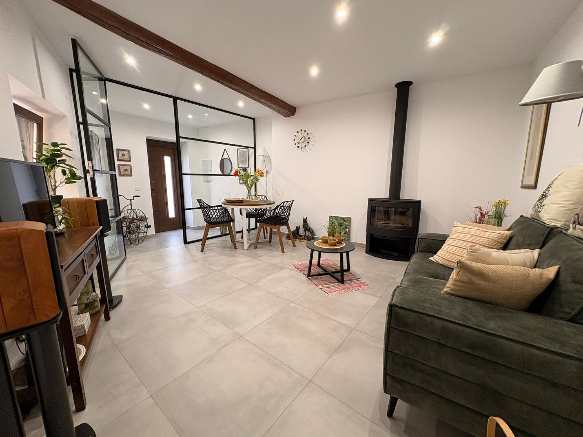 Resale - 4 Bedroom 3 Bathroom Townhouse in Biar -  - Alicante