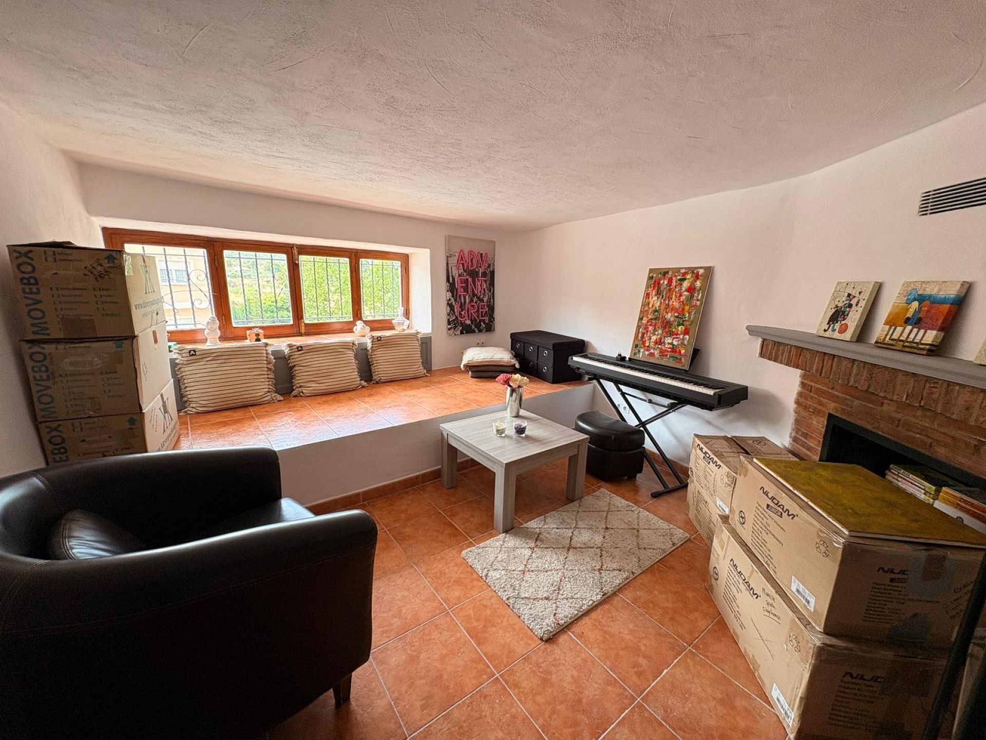 Resale - 4 Bedroom 3 Bathroom Townhouse in Biar -  - Alicante