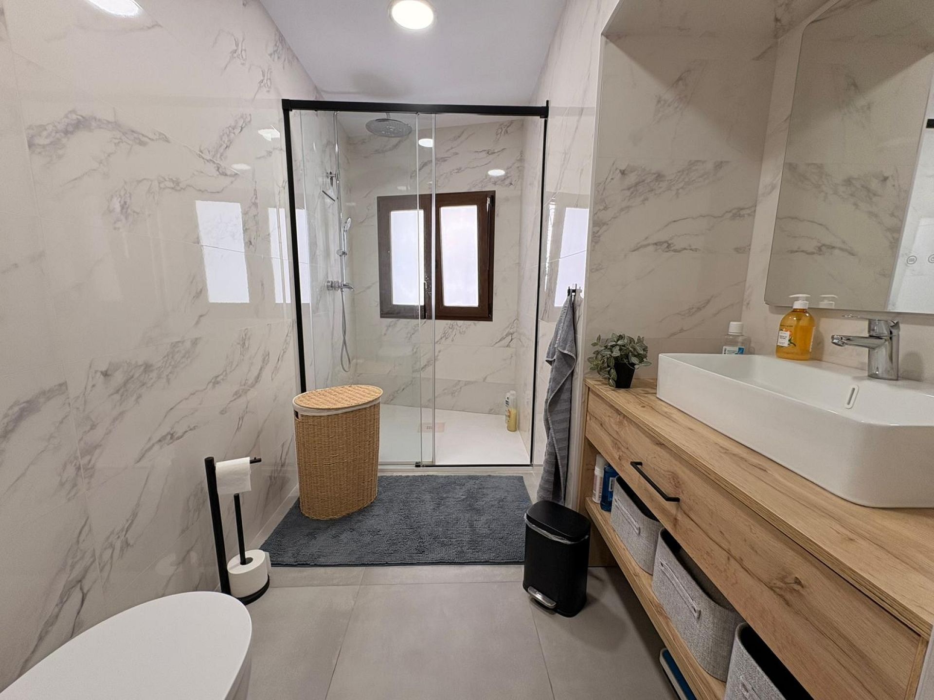 Resale - 4 Bedroom 3 Bathroom Townhouse in Biar -  - Alicante