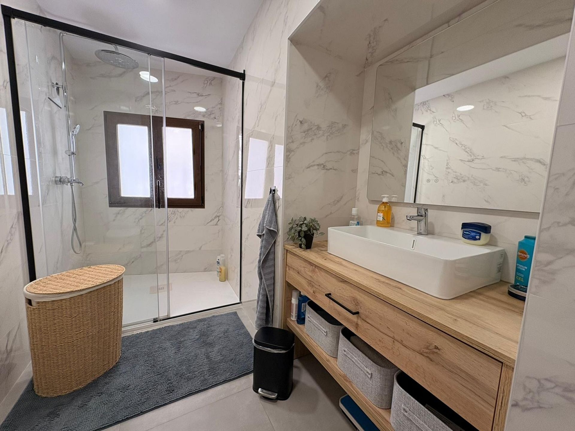 Resale - 4 Bedroom 3 Bathroom Townhouse in Biar -  - Alicante