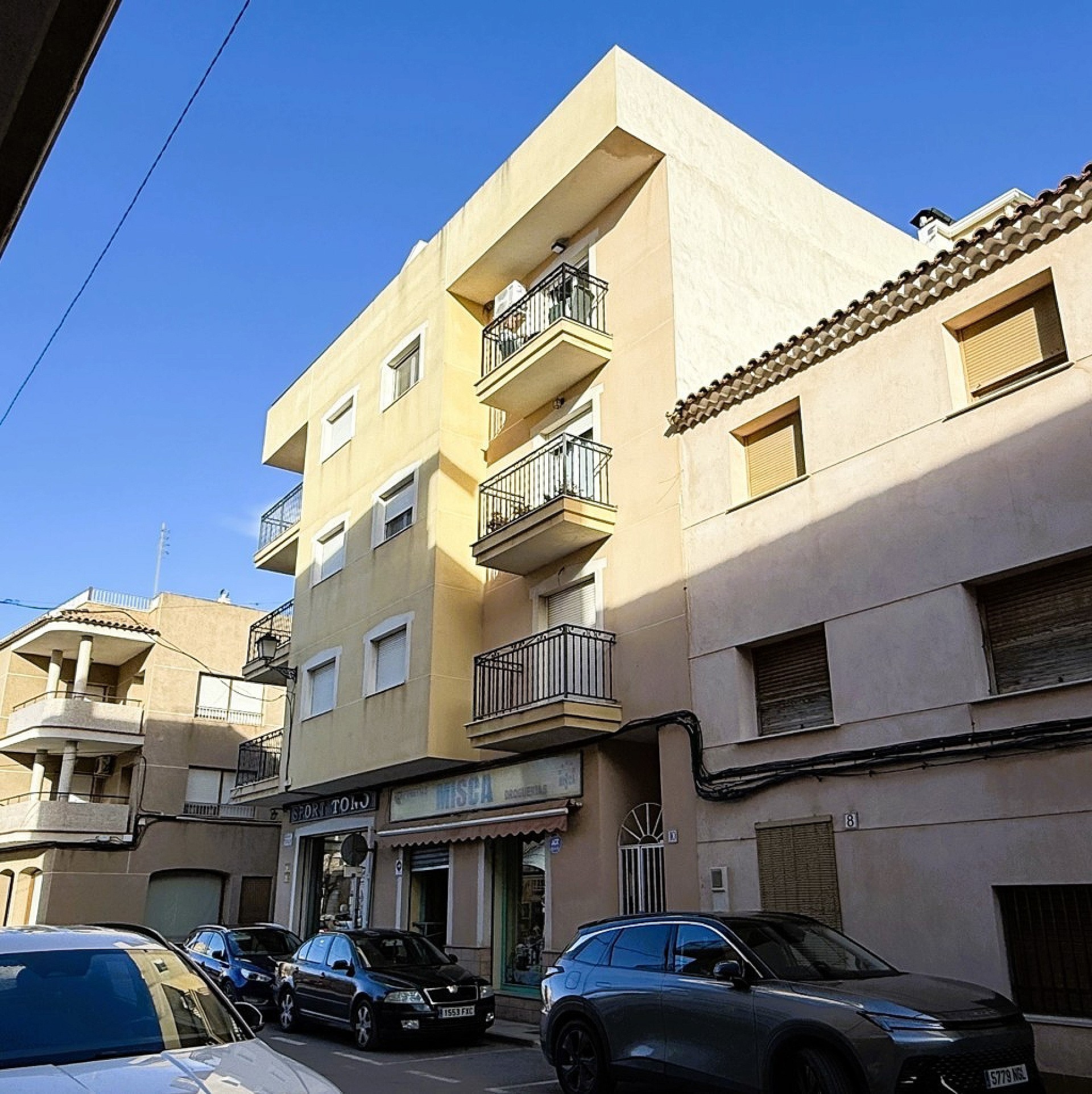 Resale - 3 Bedroom 2 Bathroom Apartment in Pinoso - , Pinoso, Alicante, Spain - Alicante