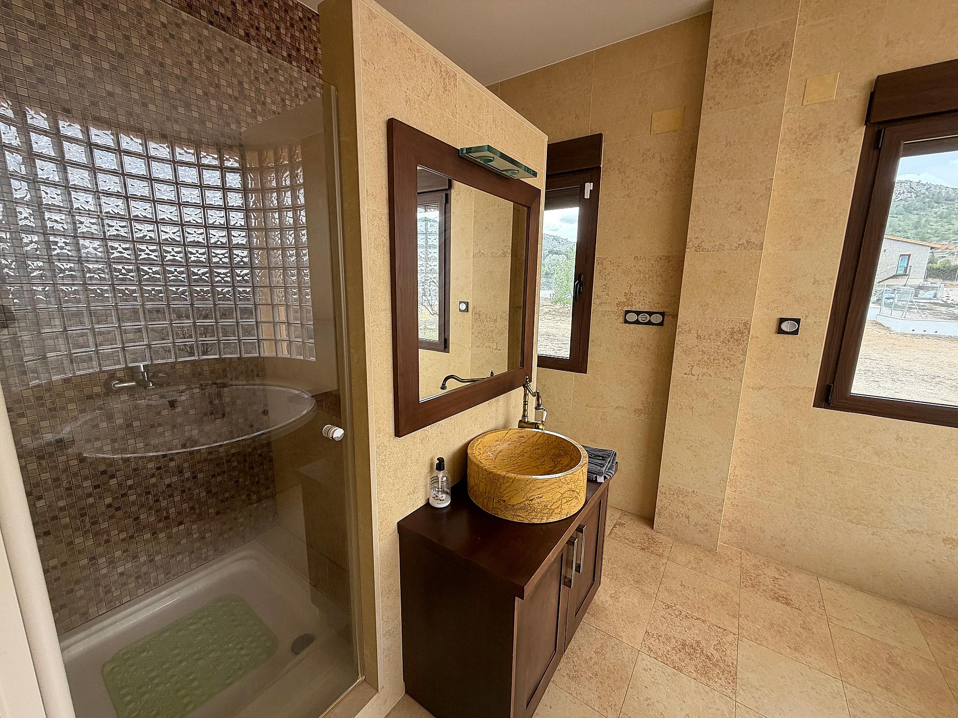 Resale - 2 Bedroom 2 Bathroom Country house in Yecla -  - Murcia