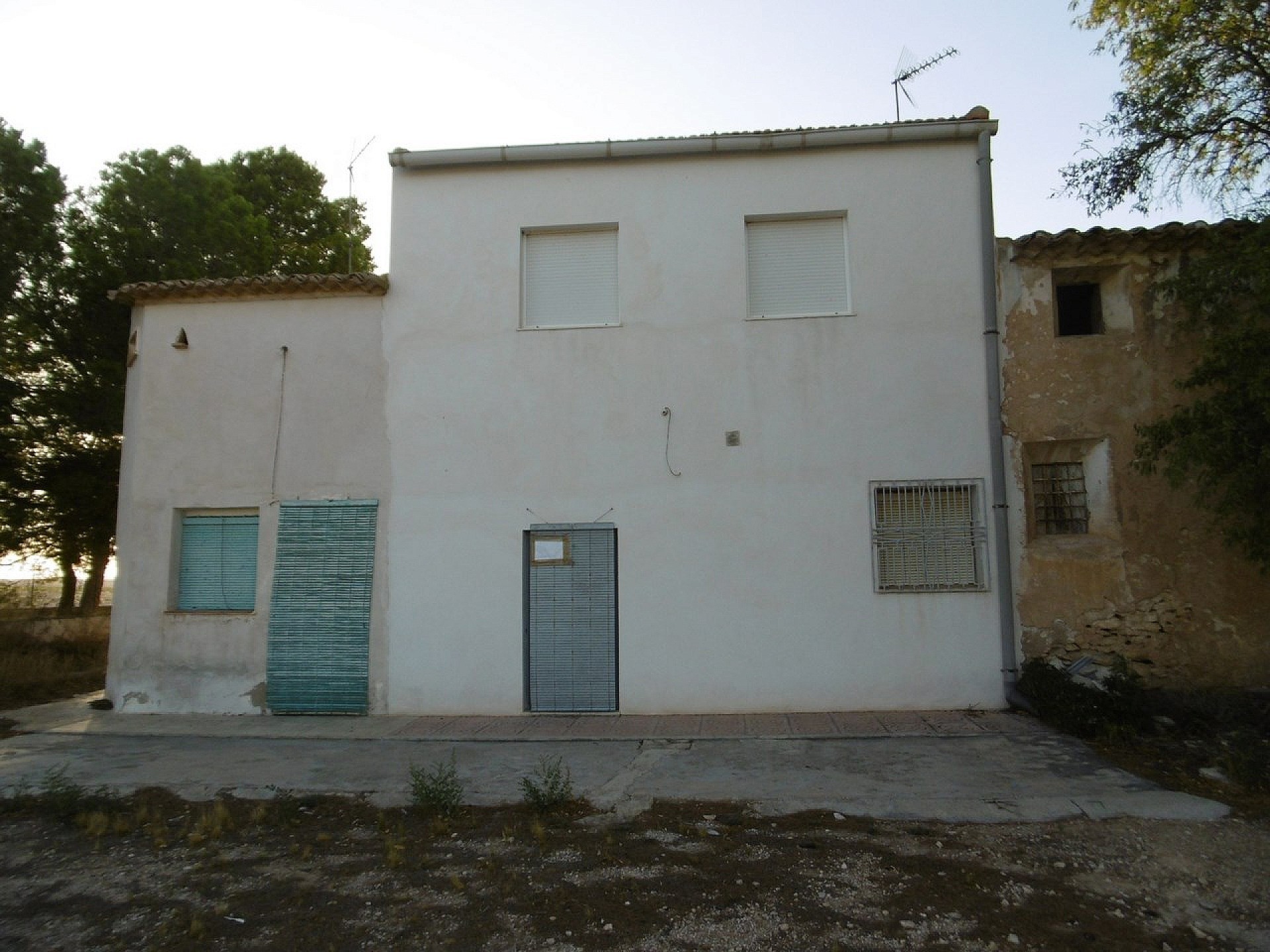 Resale - 3 Bedroom 1 Bathroom Country house in Yecla -  - Murcia