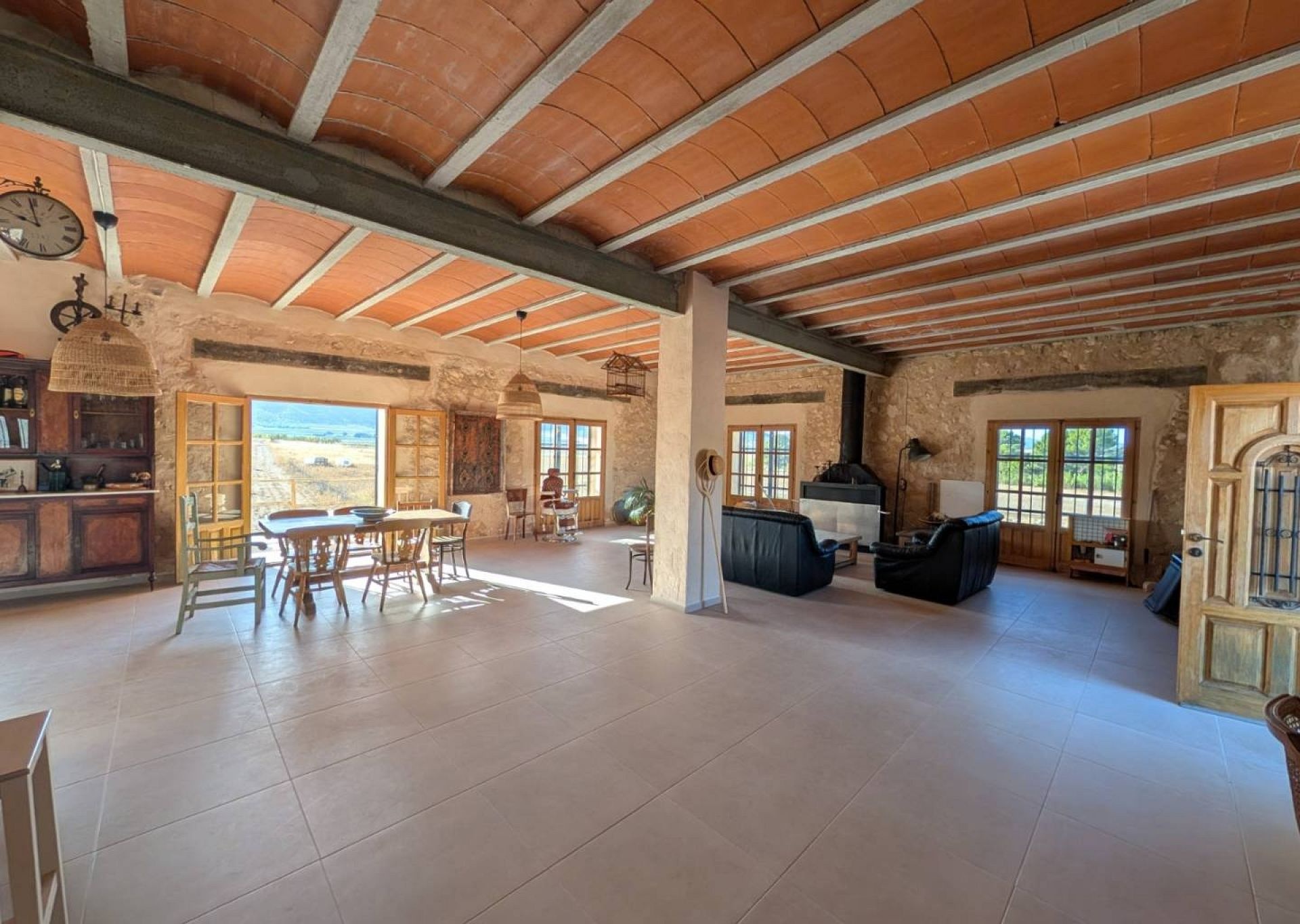 Resale - 3 Bedroom 2 Bathroom Country house in Salinas -  - Alicante
