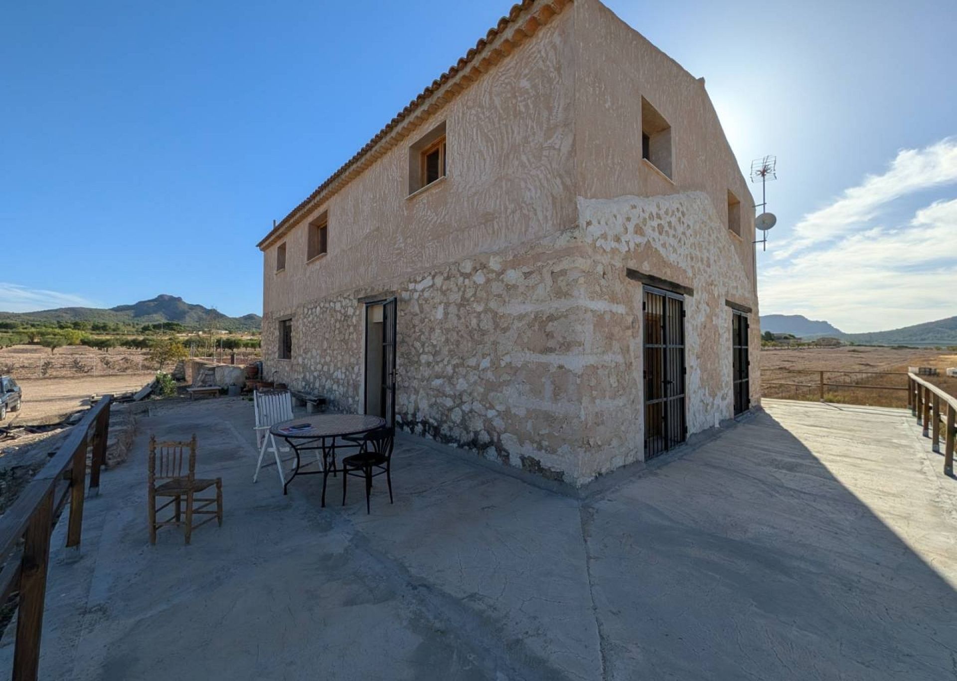 Resale - 3 Bedroom 2 Bathroom Country house in Salinas -  - Alicante