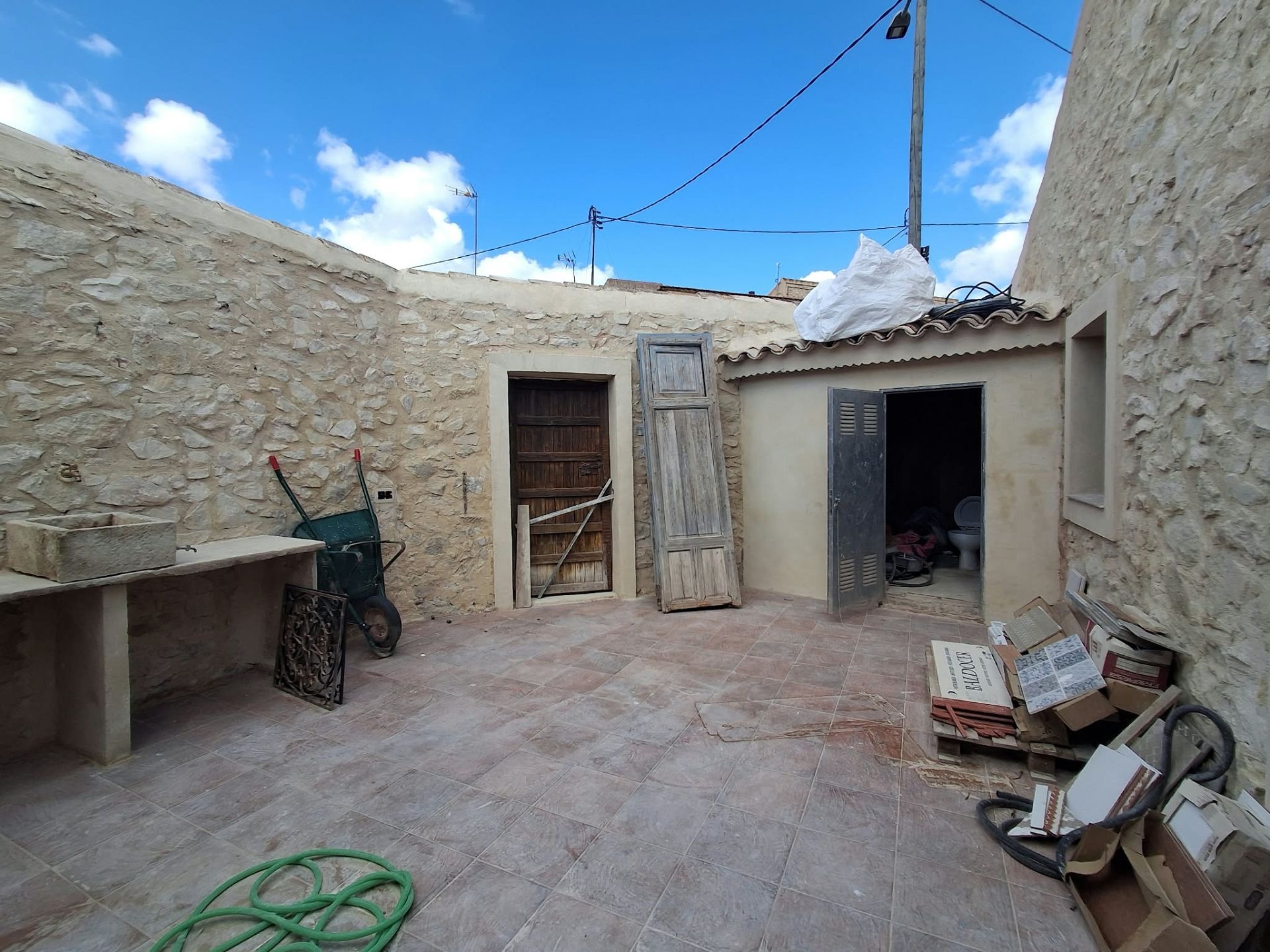 Resale - 3 Bedroom 3 Bathroom Country house in la Romana -  - Alicante