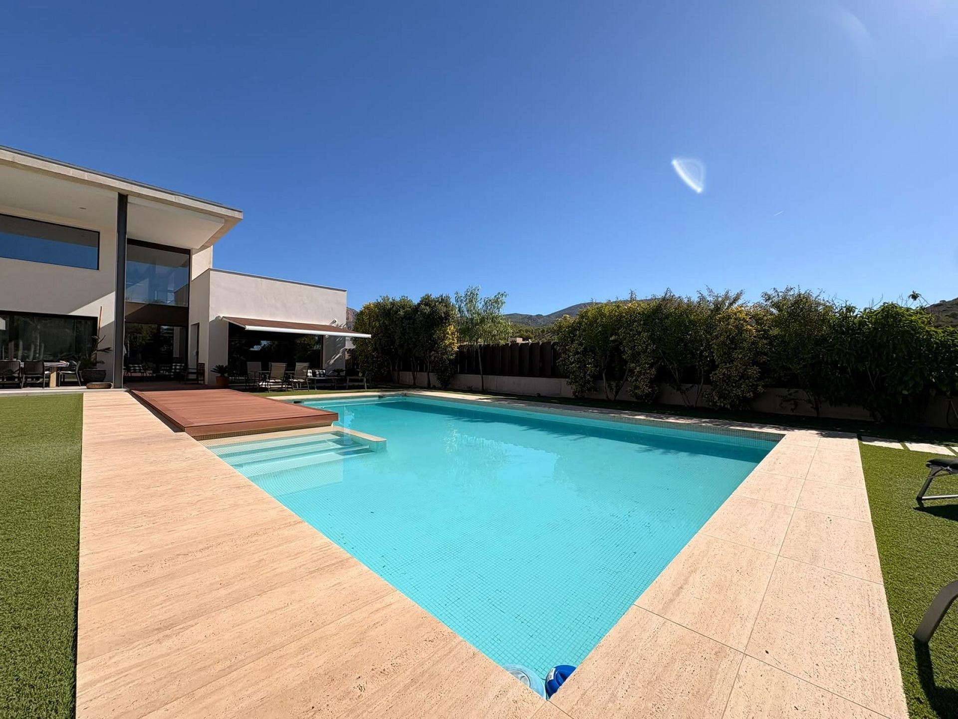 Resale - 4 Bedroom 4 Bathroom Villa in Petrer -  - Alicante