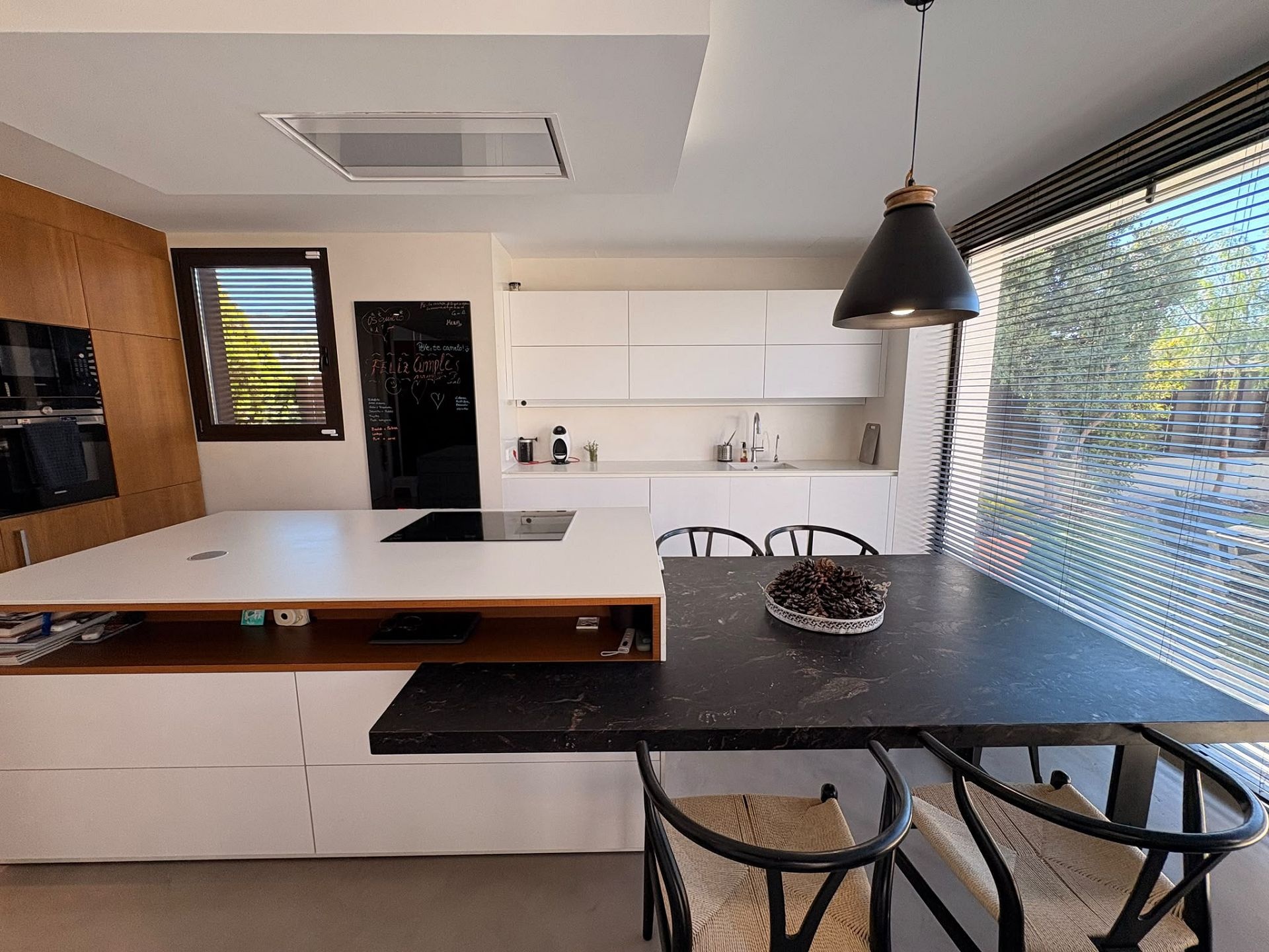 Resale - 4 Bedroom 4 Bathroom Villa in Petrer -  - Alicante