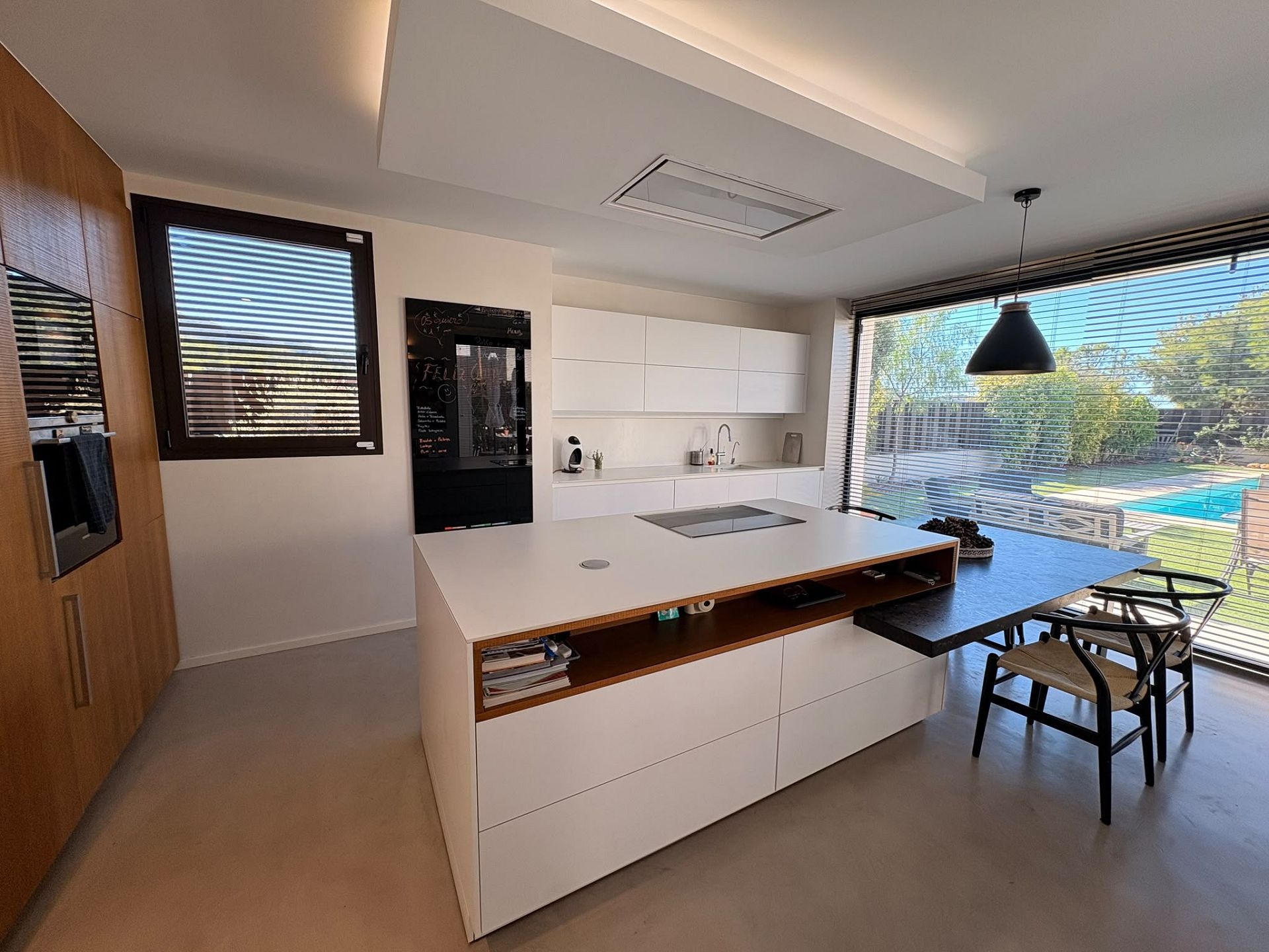 Resale - 4 Bedroom 4 Bathroom Villa in Petrer -  - Alicante