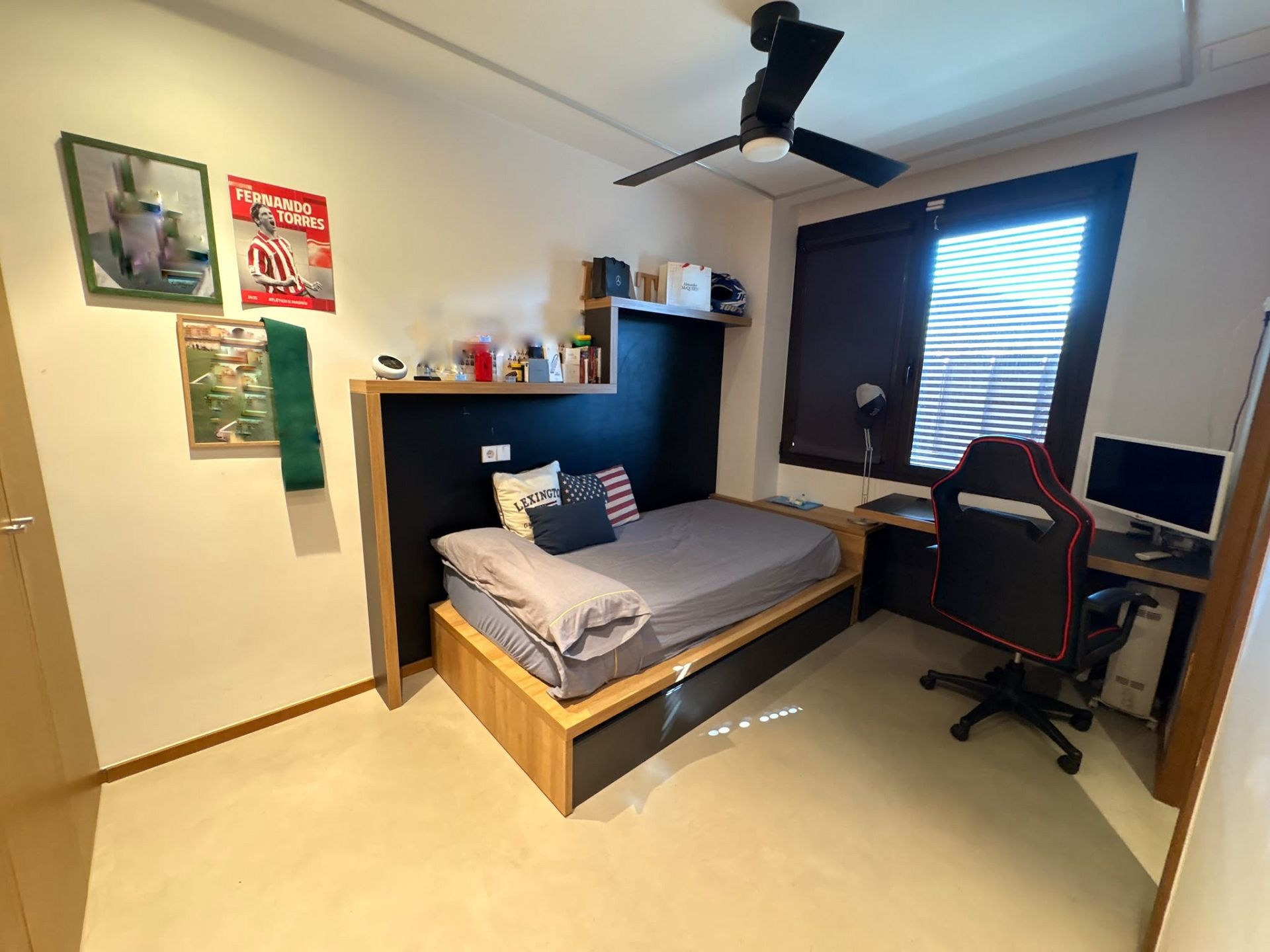 Resale - 4 Bedroom 4 Bathroom Villa in Petrer -  - Alicante