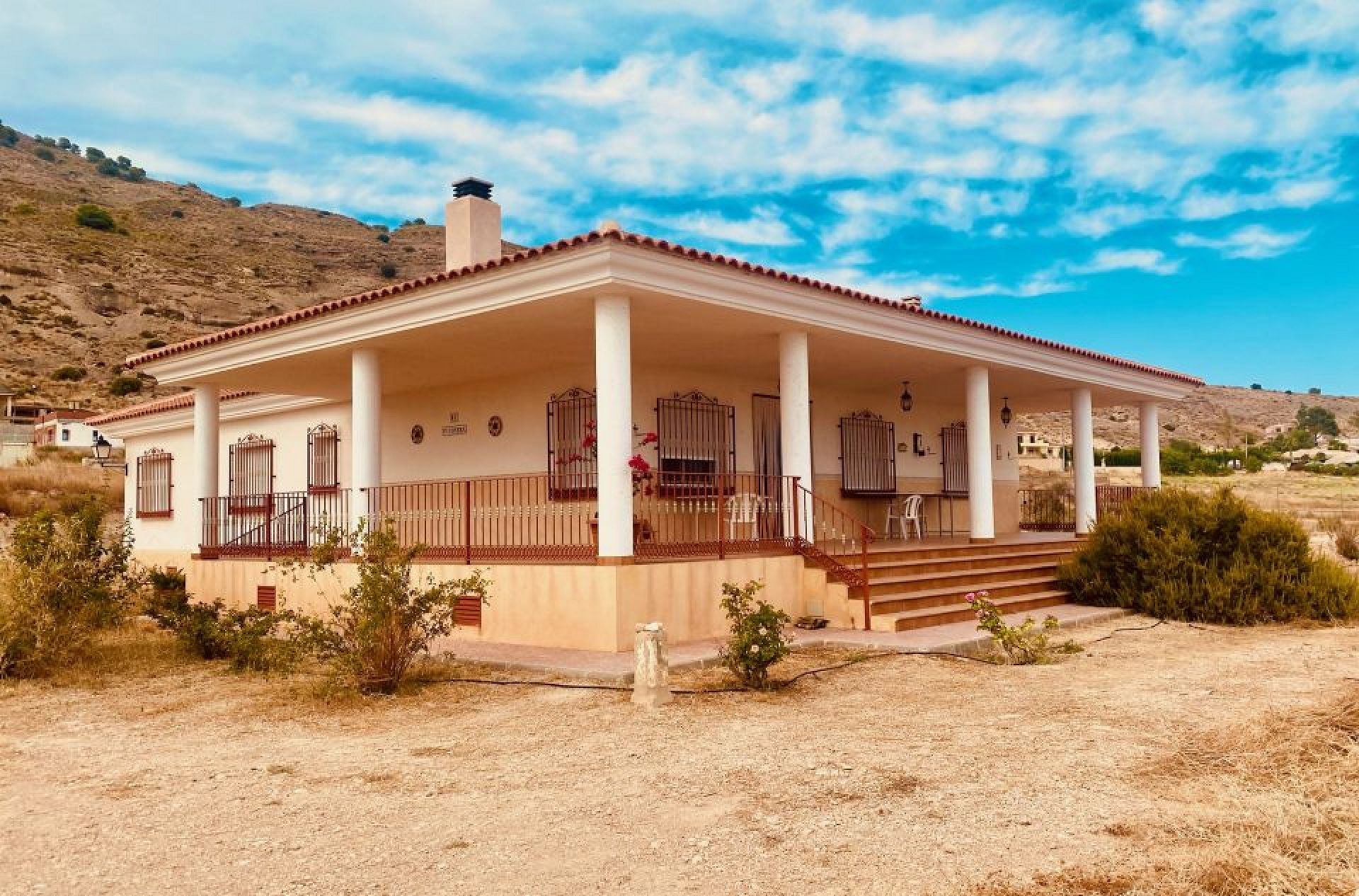 Resale - 4 Bedroom 2 Bathroom Villa in Fortuna -  - Murcia