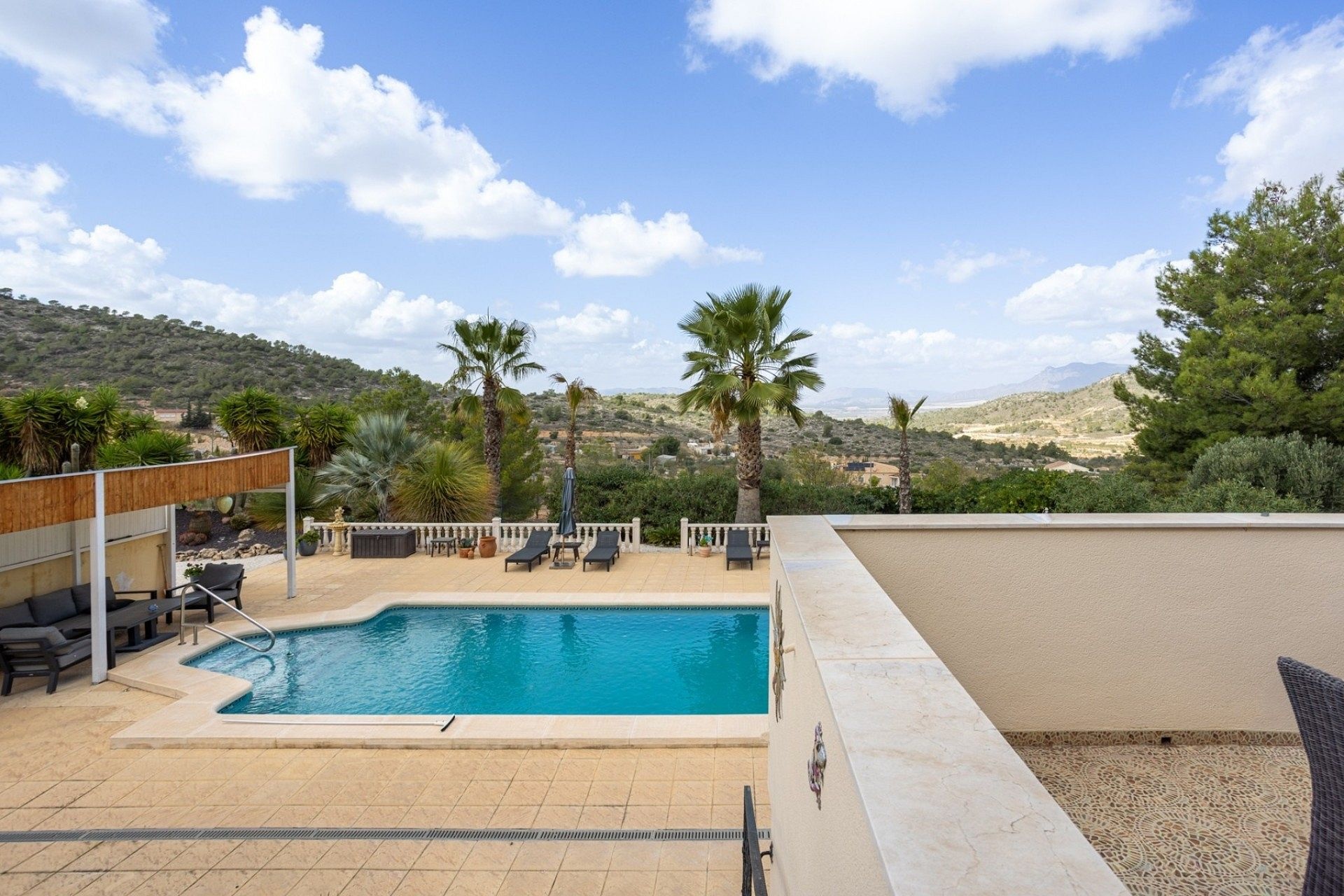 Resale - 4 Bedroom 2 Bathroom Villa in La Zarza -  - Murcia