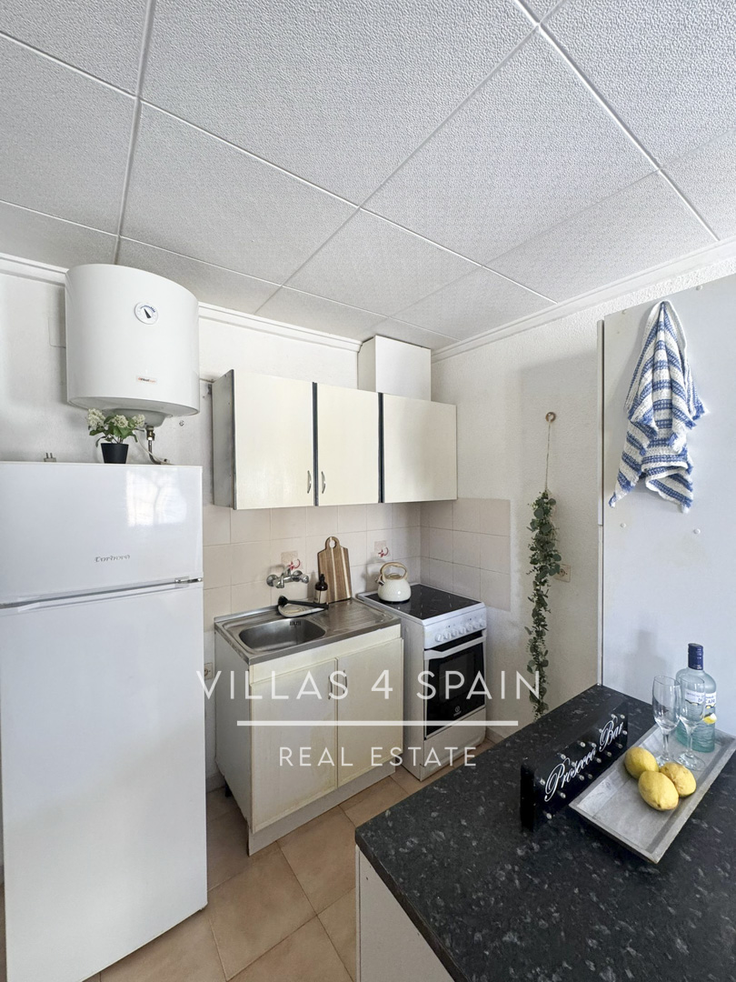 Resale - 2-Bed 1 bath Townhouse with Private Garden & Sunny Terrace, in La Marina, San Fulgencio Alicante  - av. de londres - Alicante
