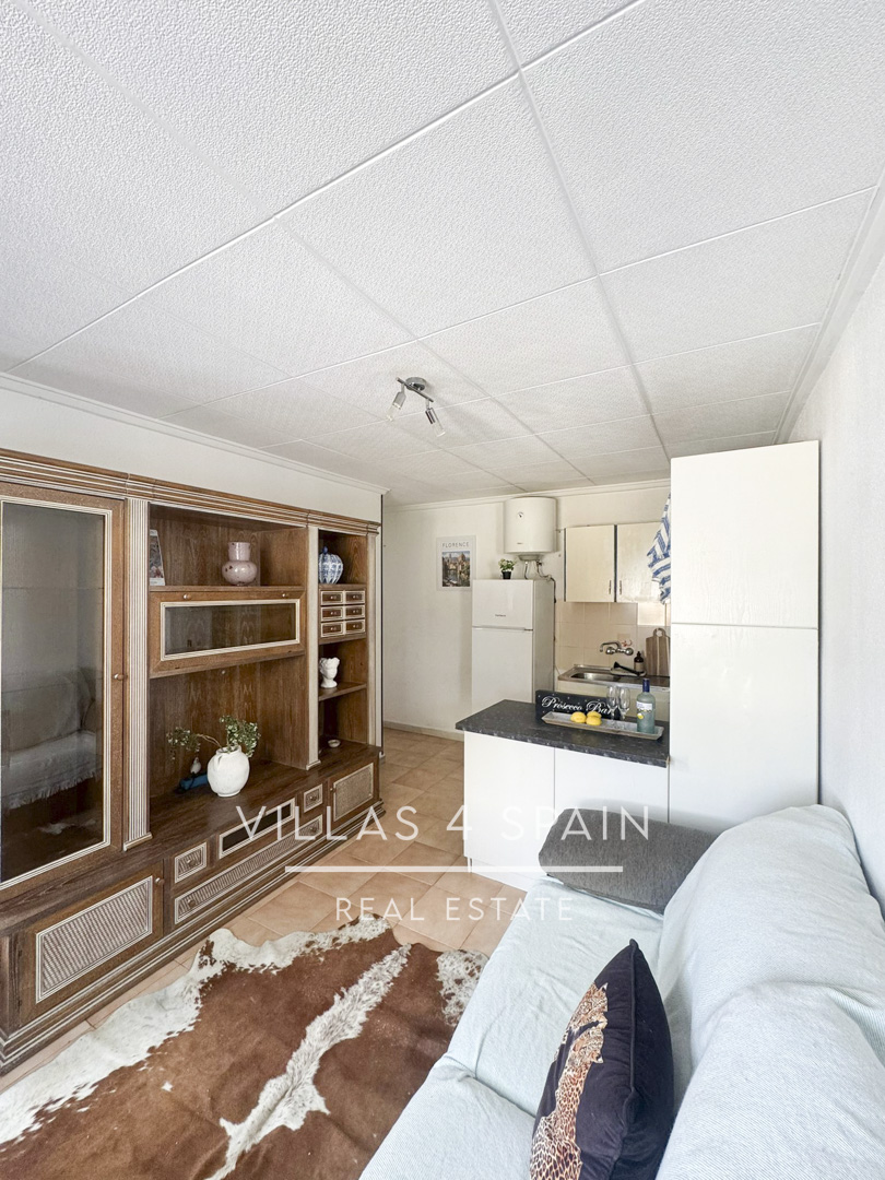 Resale - 2-Bed 1 bath Townhouse with Private Garden & Sunny Terrace, in La Marina, San Fulgencio Alicante  - av. de londres - Alicante