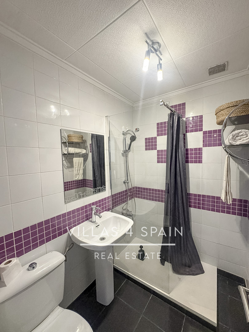 Resale - 2-Bed 1 bath Townhouse with Private Garden & Sunny Terrace, in La Marina, San Fulgencio Alicante  - av. de londres - Alicante