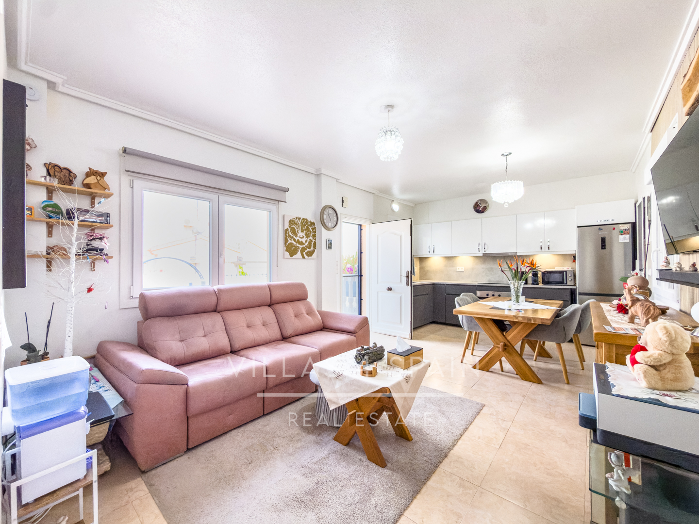 Resale - Cv v4s: 3 Bed 2 Bath townhouse with roof terrace and community pool in Benijofar - Ciudad Quesada  - calle rio turia - Alicante