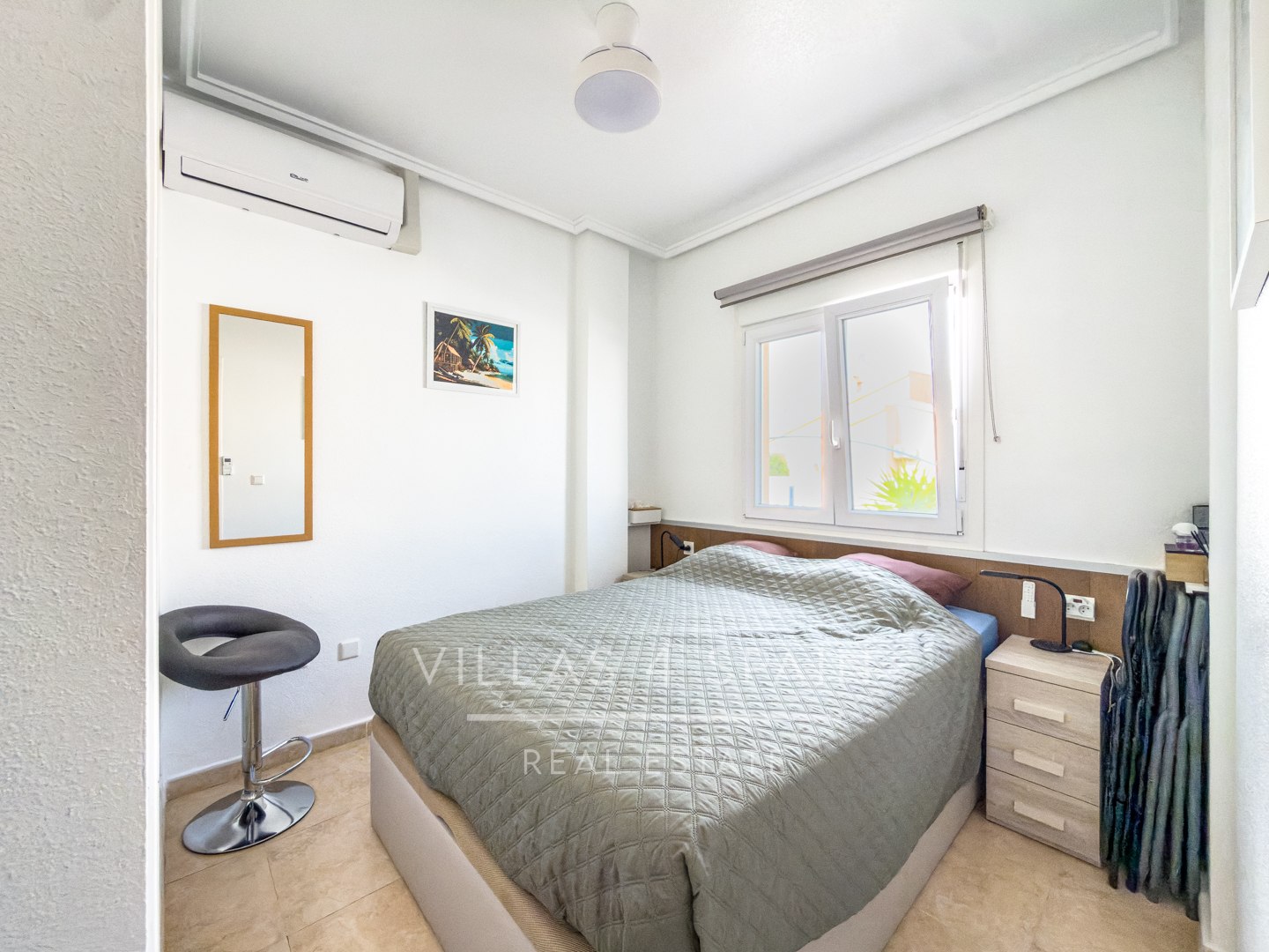 Resale - Cv v4s: 3 Bed 2 Bath townhouse with roof terrace and community pool in Benijofar - Ciudad Quesada  - calle rio turia - Alicante