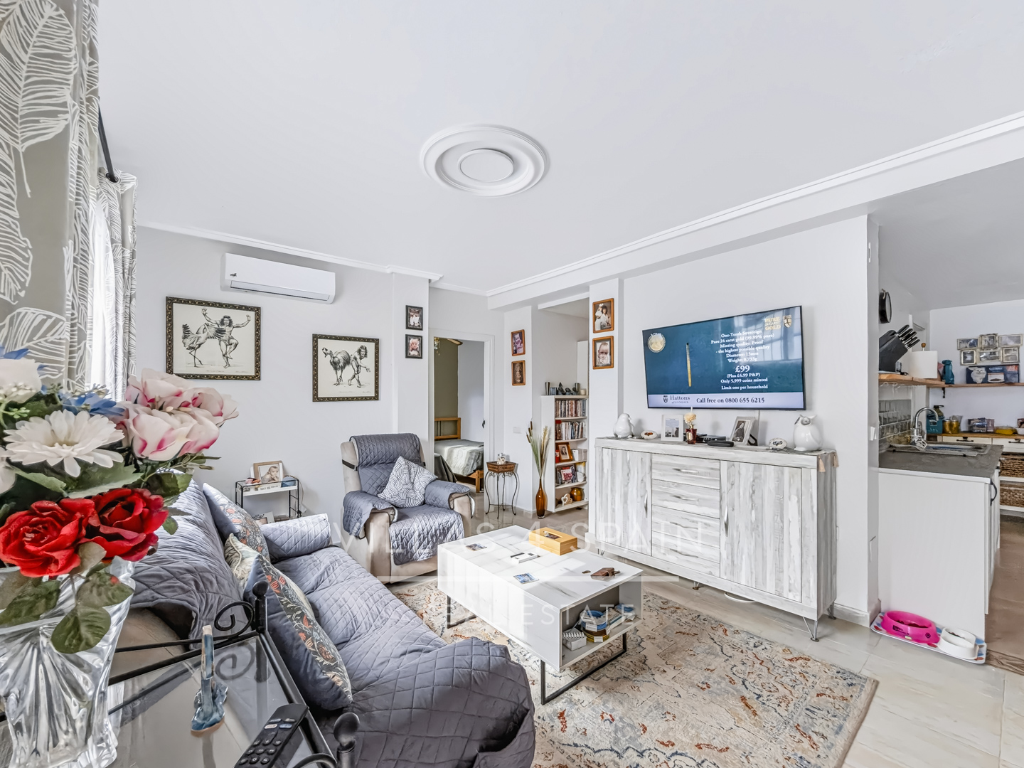 Resale - 2 Bed 2 Bath corner plot Townhouse with a large garden and roof terrace with community pool  - calle Onda - Alicante