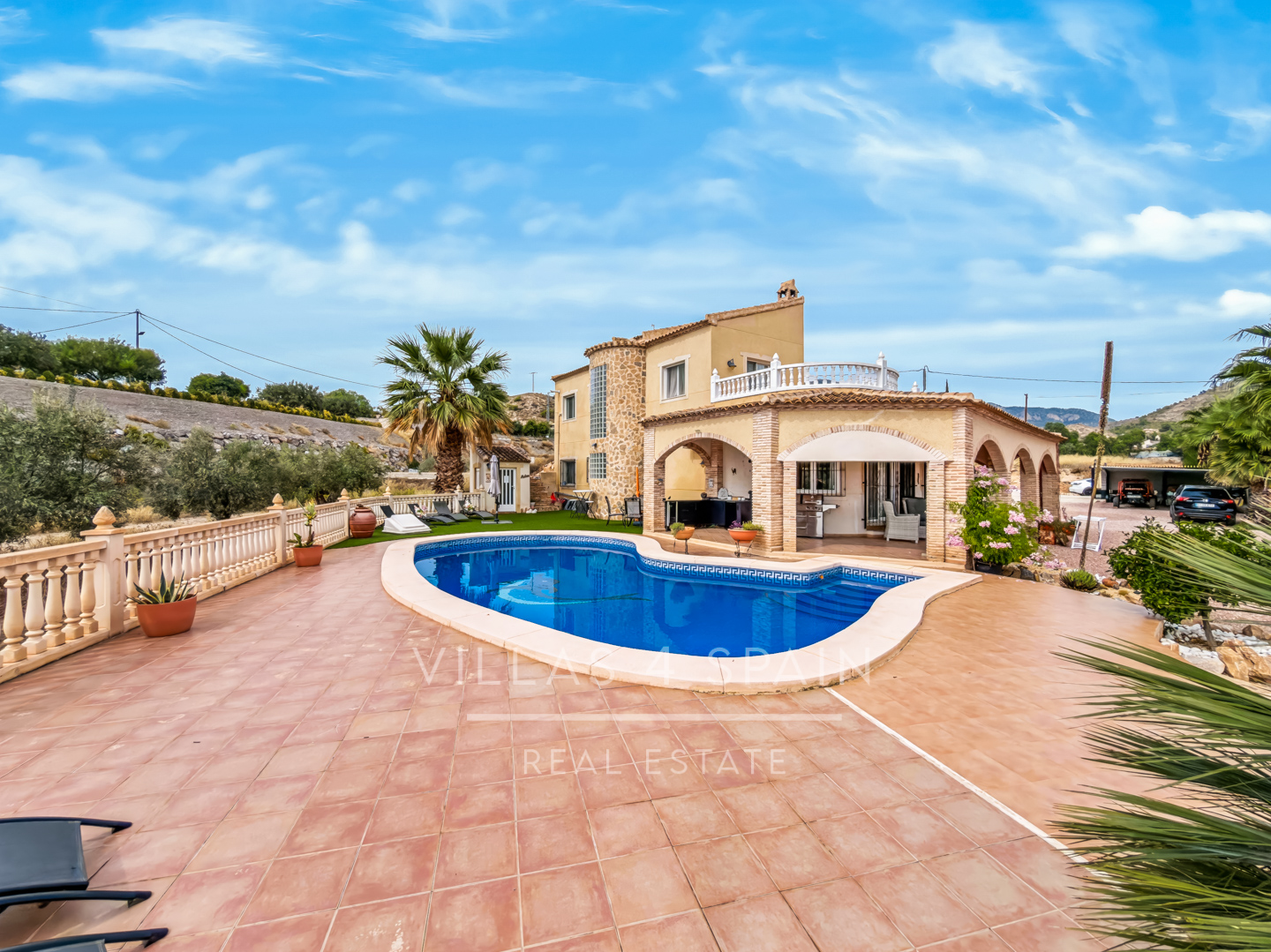 Resale - 6 bedroom 4 bathroom villa and cave house for sale in Las Casicas, Fortuna - paraje de las casicas - Murcia