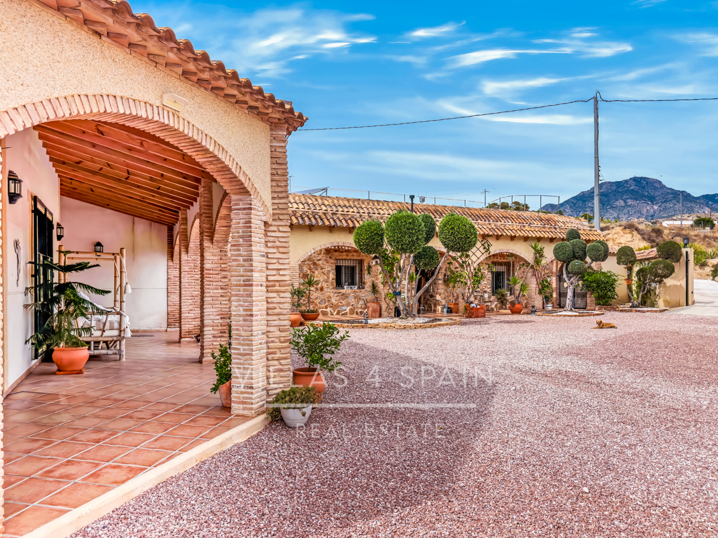 Resale - 6 bedroom 4 bathroom villa and cave house for sale in Las Casicas, Fortuna - paraje de las casicas - Murcia