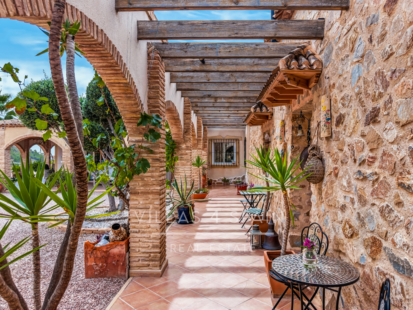 Resale - 6 bedroom 4 bathroom villa and cave house for sale in Las Casicas, Fortuna - paraje de las casicas - Murcia