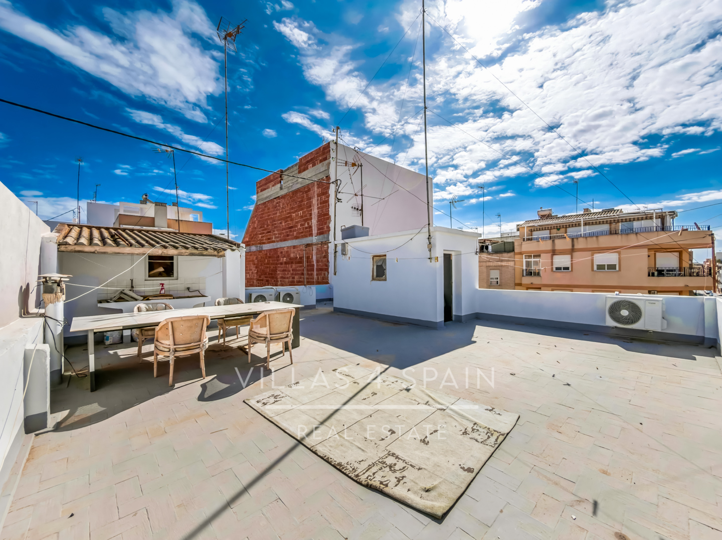 Resale - 3 Bed 2 Bath Penthouse Apartment with roof terrace in Guardamar del Segura Town Centre - carrer sant jaume  - Alicante