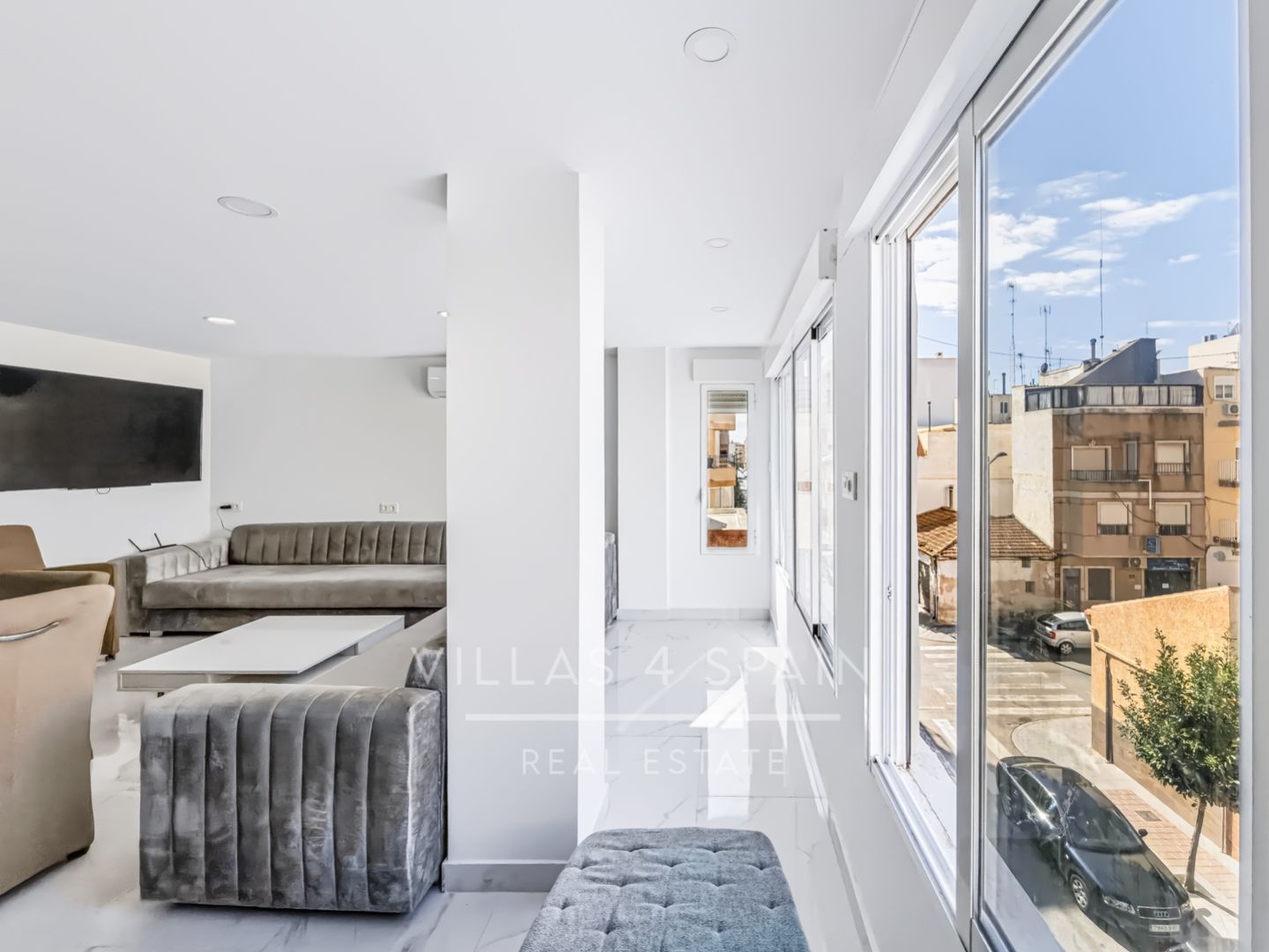 3 Bed 2 Bath Penthouse Apartment with roof terrace in Guardamar del Segura Town Centre