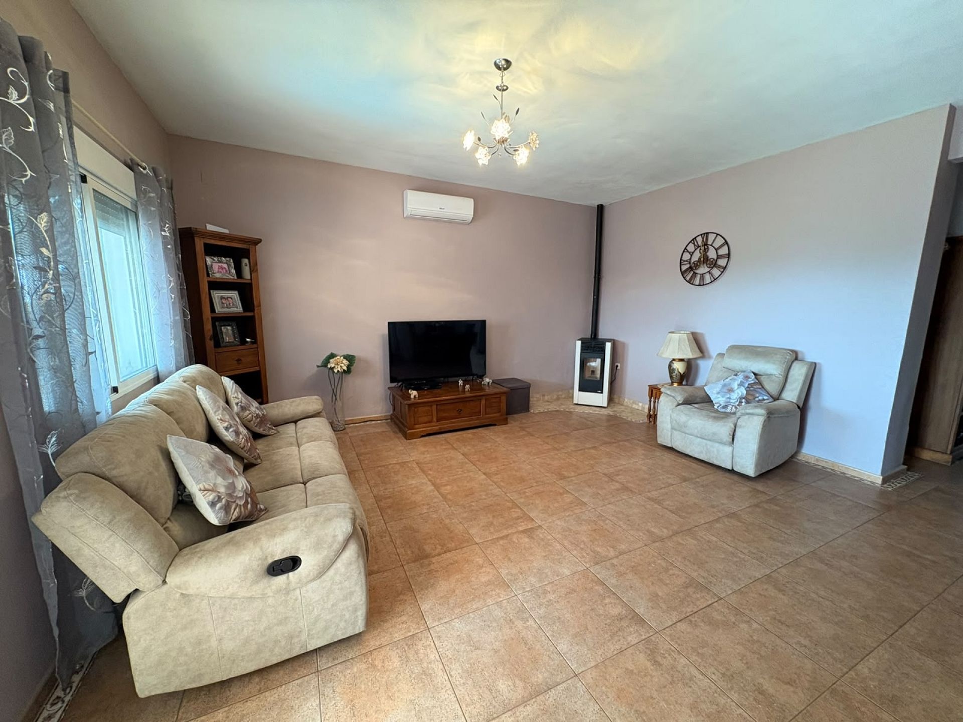 Resale - 3 Bedroom 2 Bathroom Villa in Caudete -  - Albacete