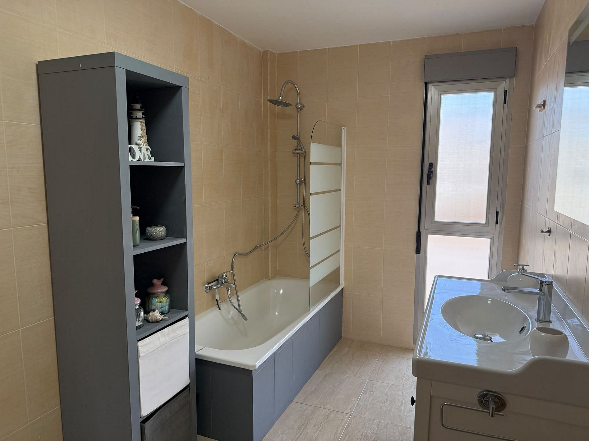 Resale - 3 Bedroom 2 Bathroom Apartment in Pinoso - , Pinoso, Alicante, Spain - Alicante
