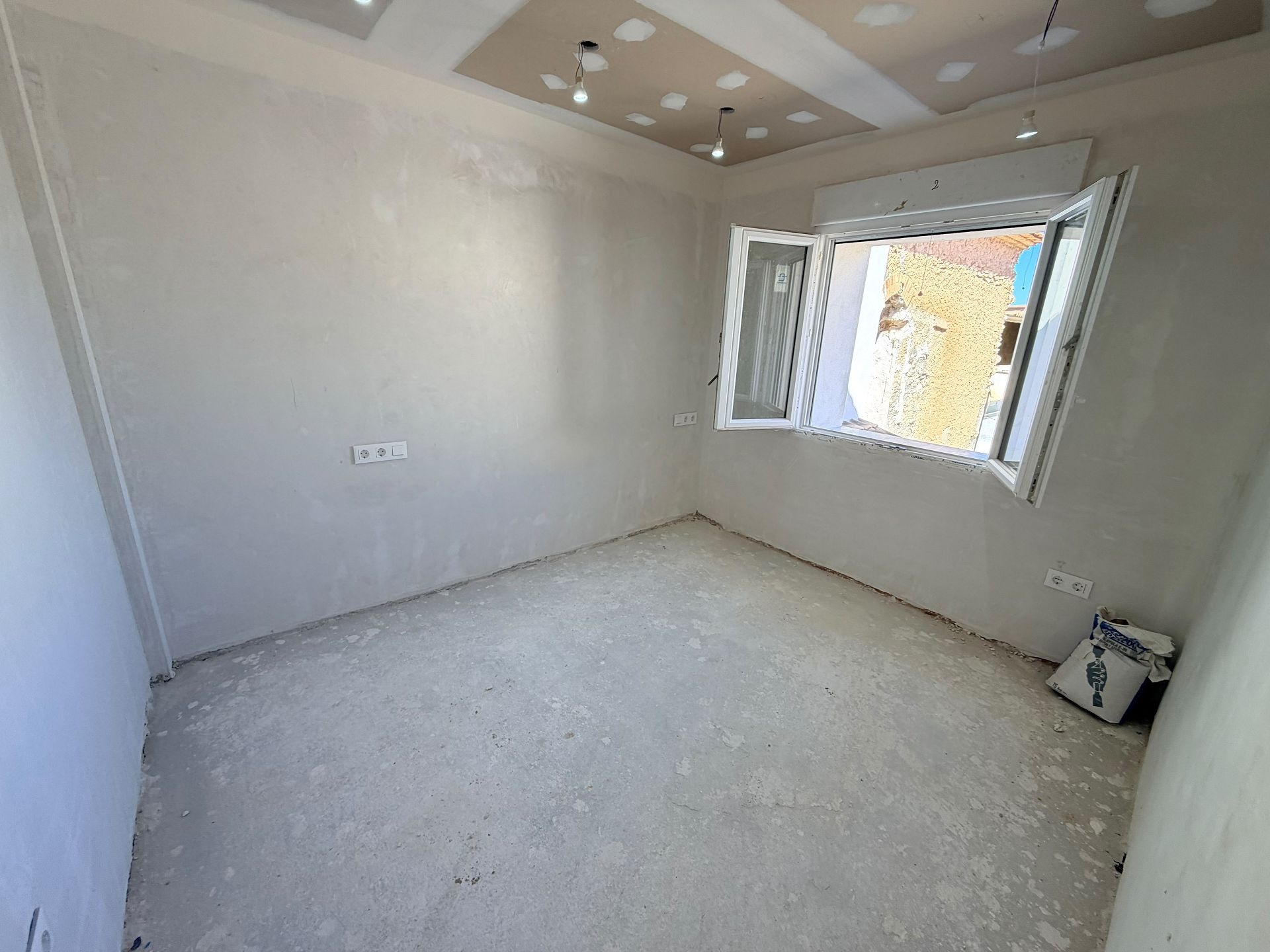 Resale - 4 Bedroom 2 Bathroom Townhouse in Caudete -  - Albacete