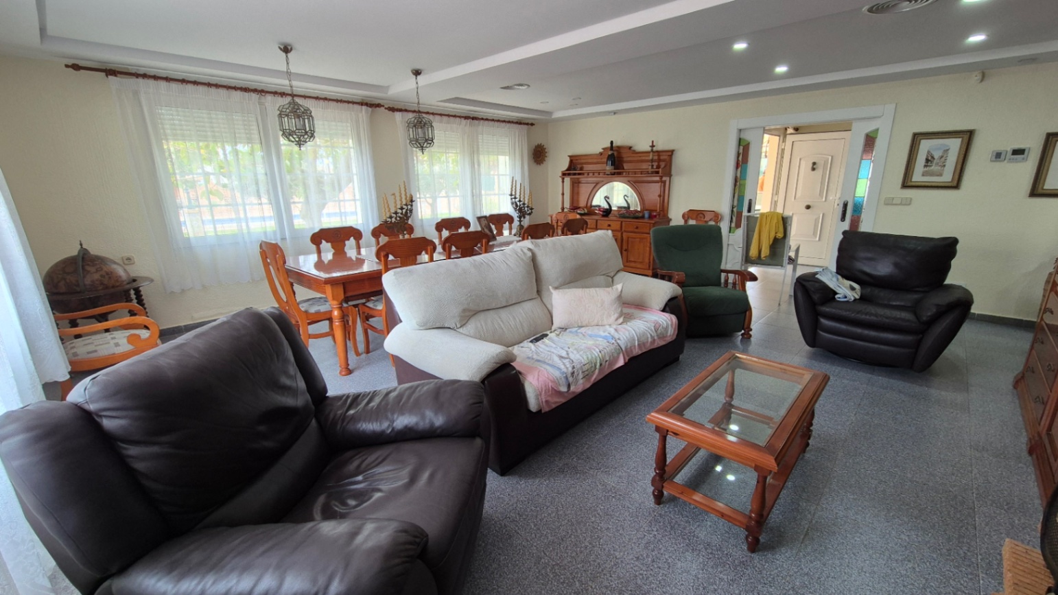Resale - 7 Bedroom 3 Bathroom Villa in Orihuela - Costa Blanca Sur  - Alicante
