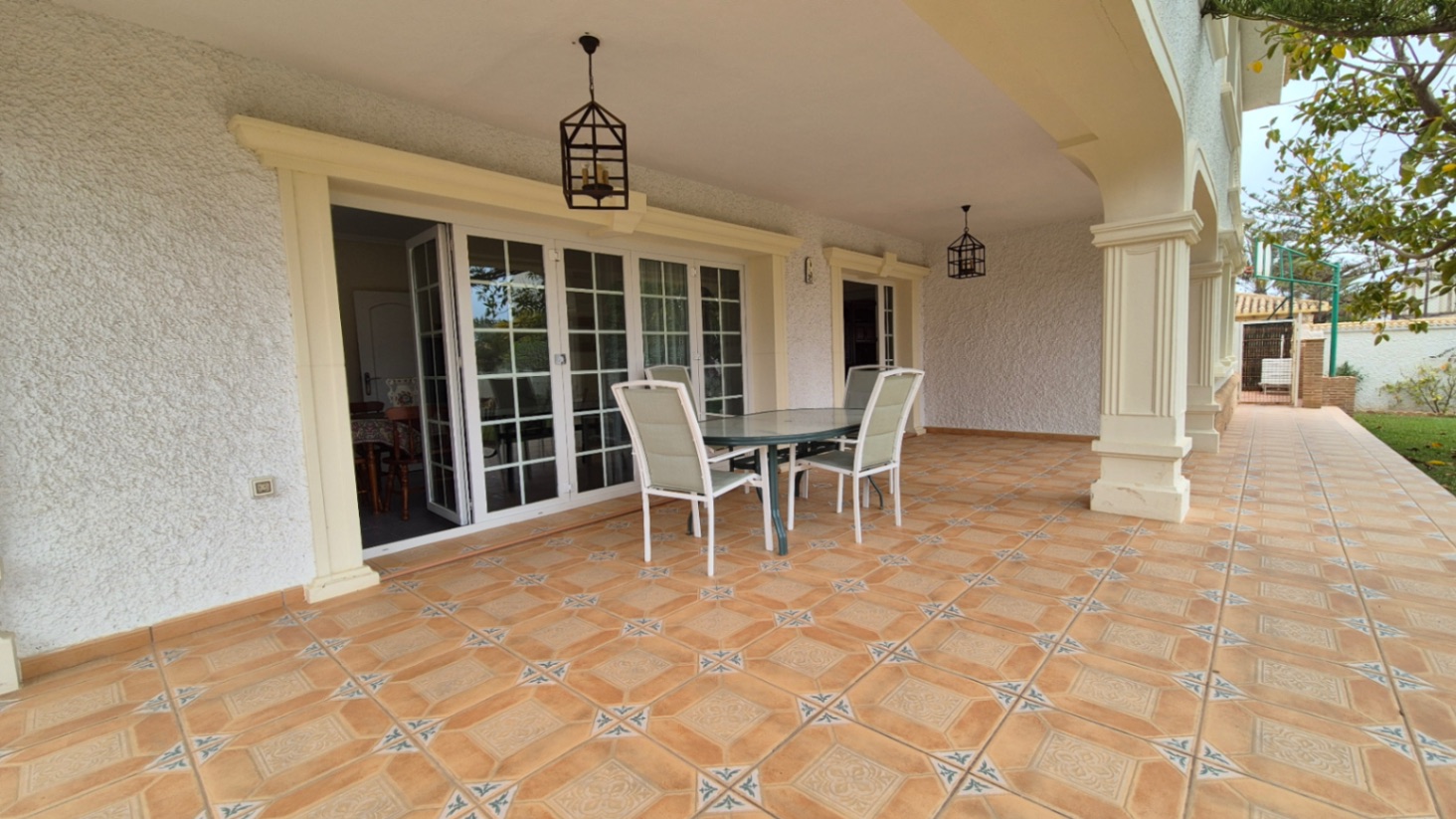 Resale - 7 Bedroom 3 Bathroom Villa in Orihuela - Costa Blanca Sur  - Alicante