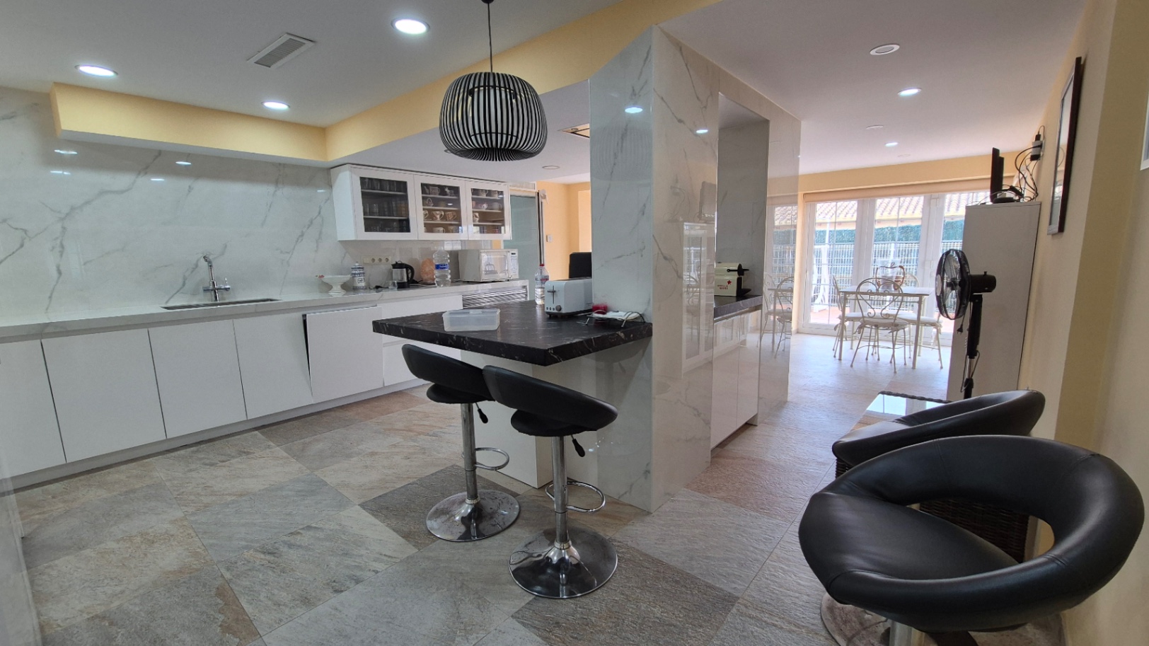 Resale - 7 Bedroom 3 Bathroom Villa in Orihuela - Costa Blanca Sur  - Alicante