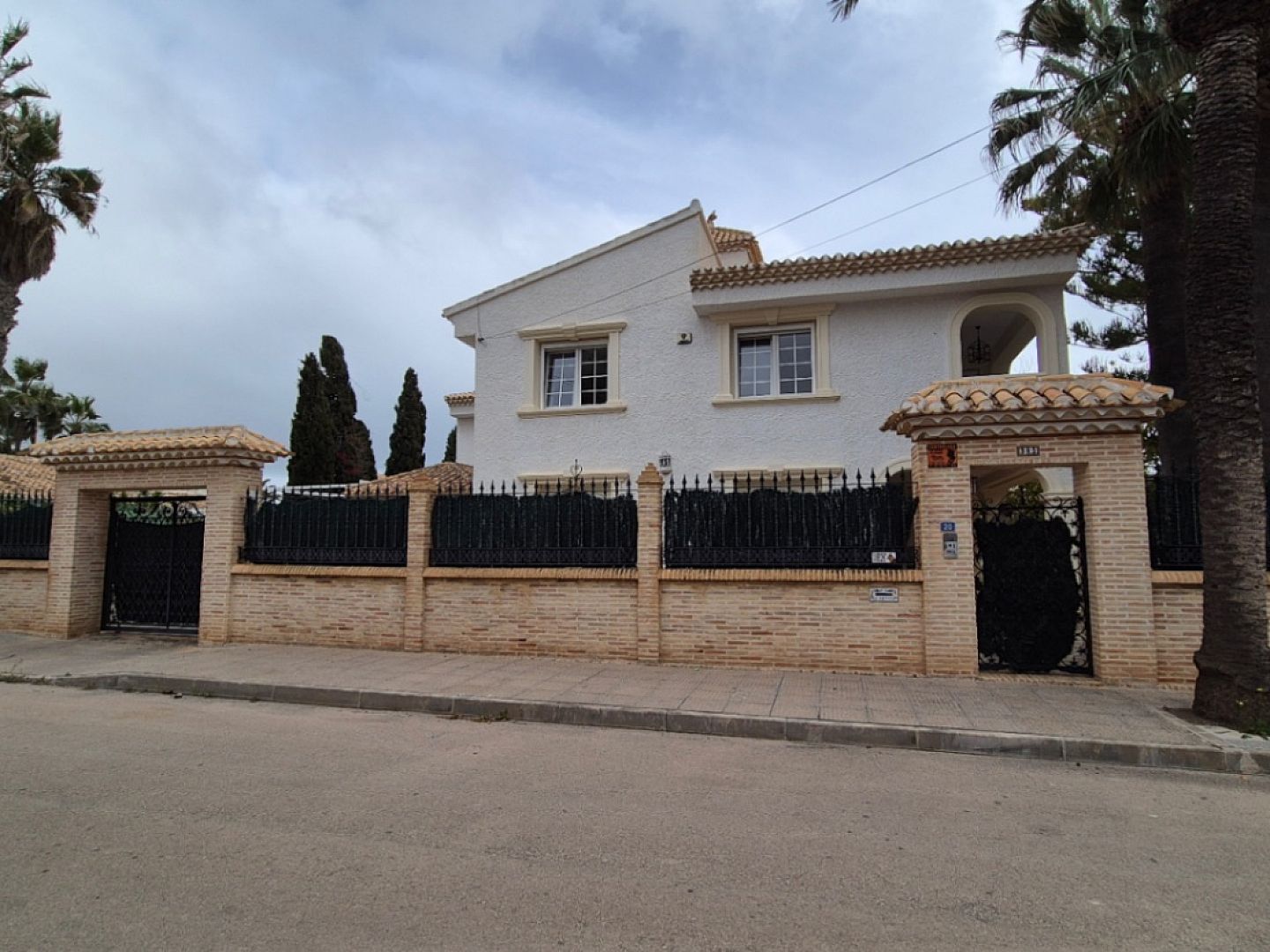 7 Bedroom 3 Bathroom Villa in Orihuela