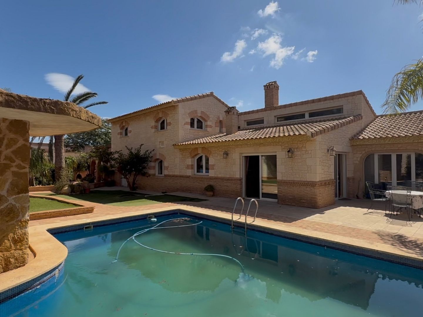 6 Bedroom 5 Bathroom Villa in Cartagena
