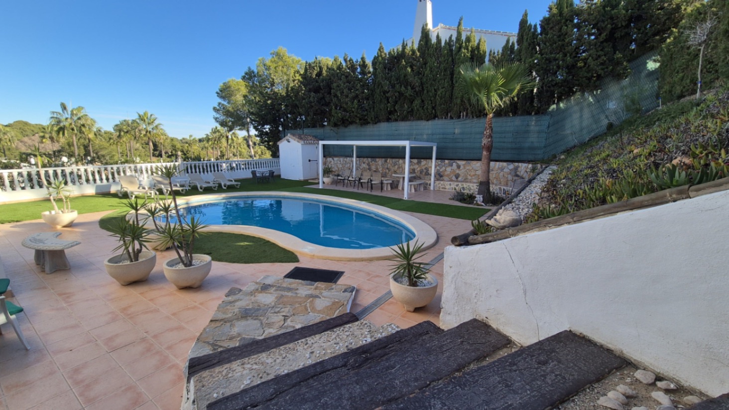 Resale - 4 Bedroom 2 Bathroom Villa in Orihuela - Costa Blanca Sur  - Alicante