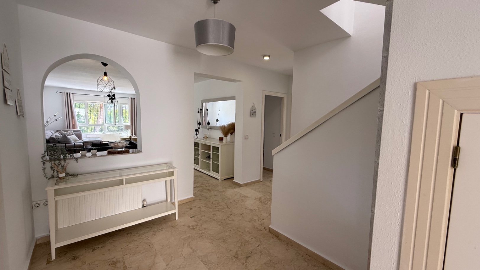Resale - 4 Bedroom 2 Bathroom Villa in Orihuela Costa - Campos de Golf  - Alicante