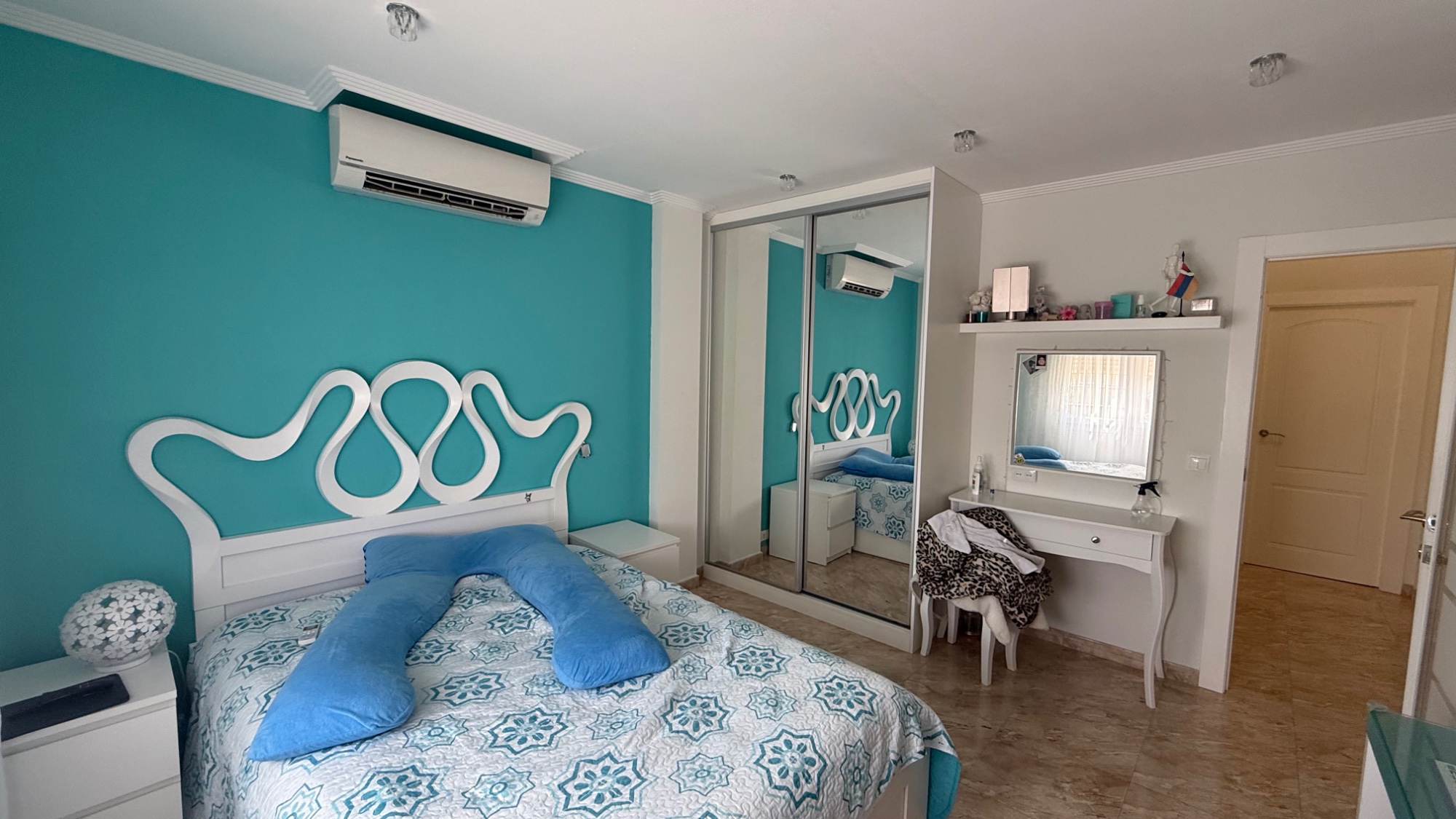 Resale - 7 Bedroom 4 Bathroom Villa in Torrevieja - Costa Blanca Sur  - Alicante