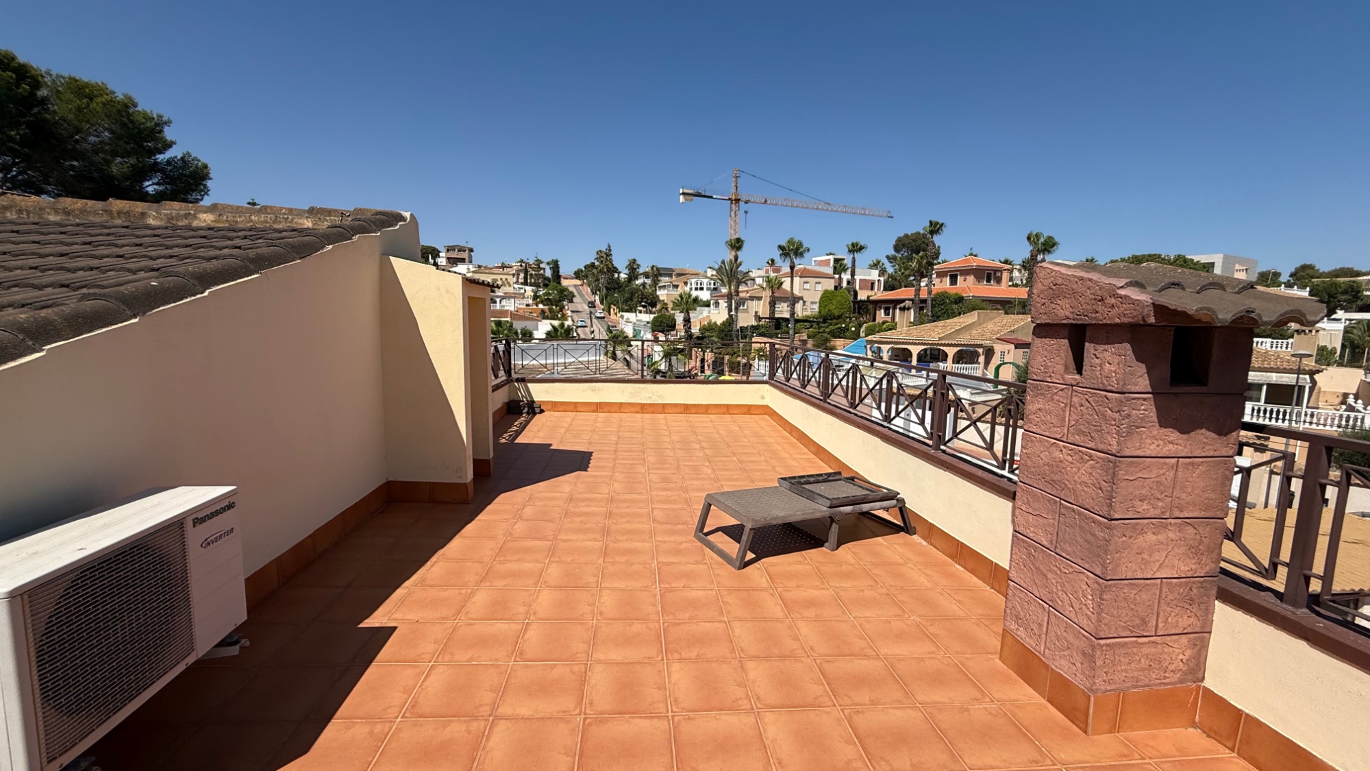 Resale - 7 Bedroom 4 Bathroom Villa in Torrevieja - Costa Blanca Sur  - Alicante