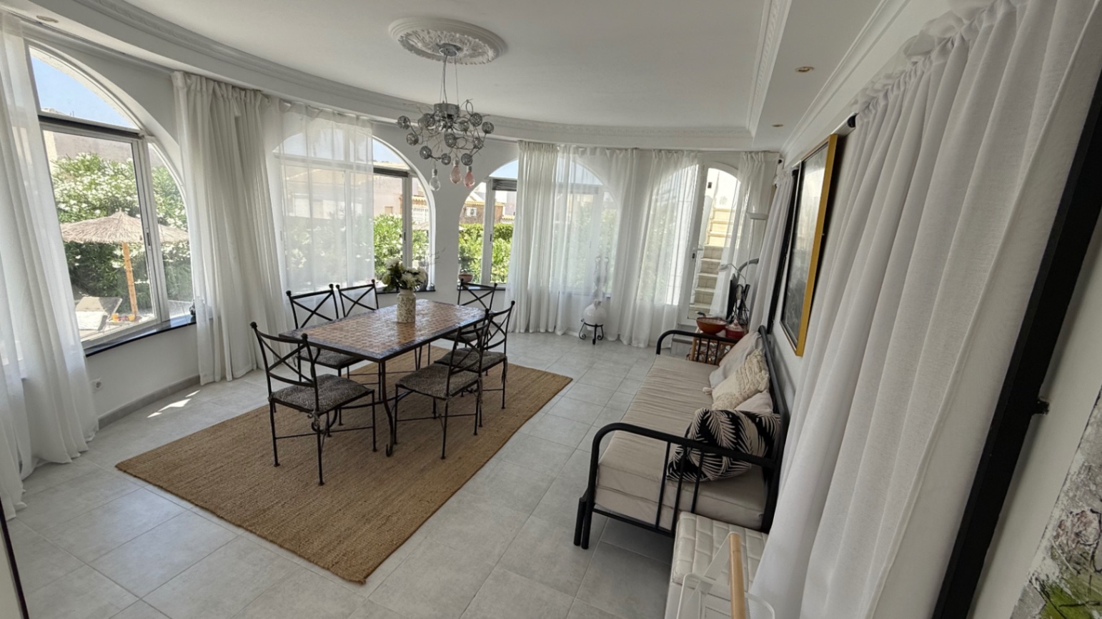 Resale - 3 Bedroom 3 Bathroom Villa in Torrevieja - Costa Blanca Sur  - Alicante