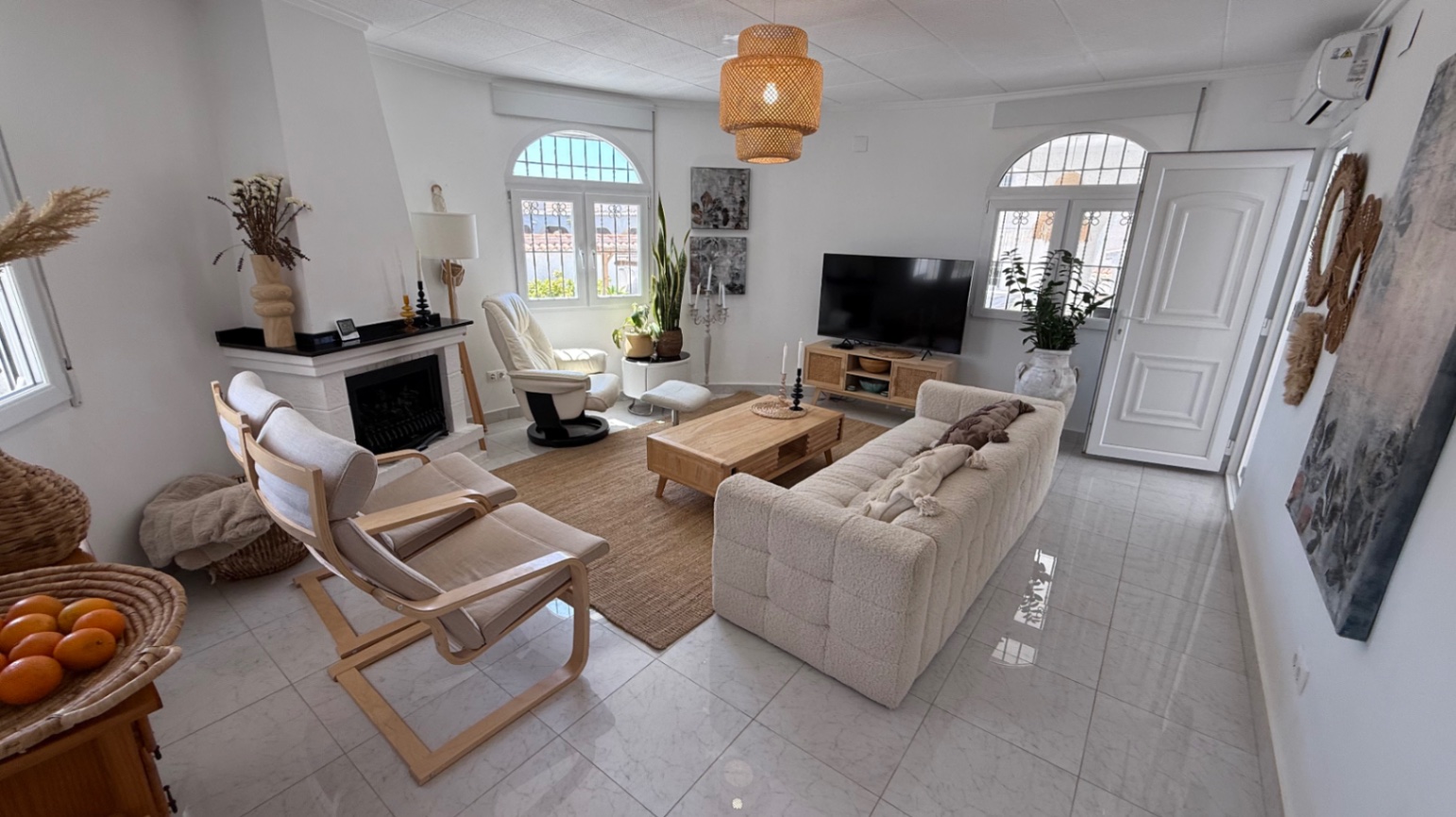 Resale - 3 Bedroom 3 Bathroom Villa in Torrevieja - Costa Blanca Sur  - Alicante