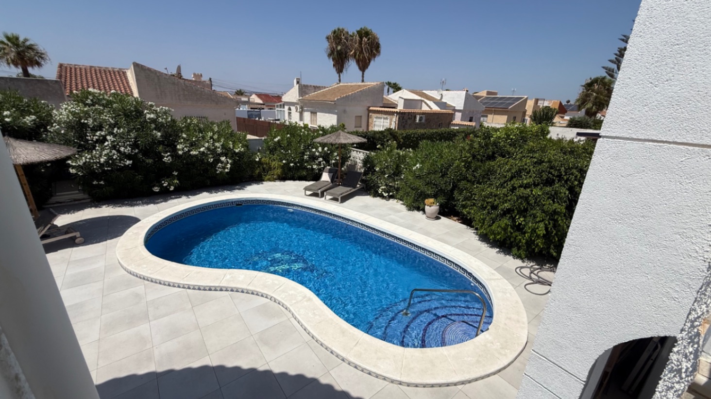Resale - 3 Bedroom 3 Bathroom Villa in Torrevieja - Costa Blanca Sur  - Alicante