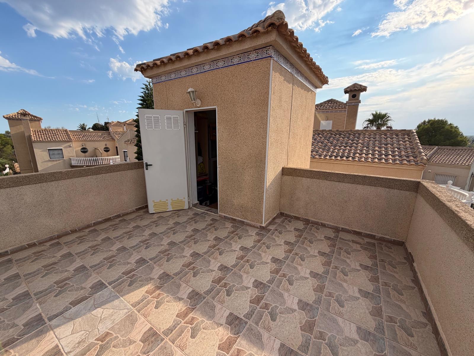 Resale - 3 Bedroom 2 Bathroom Villa in Orihuela Costa - Villamartín-Las Filipinas  - Alicante